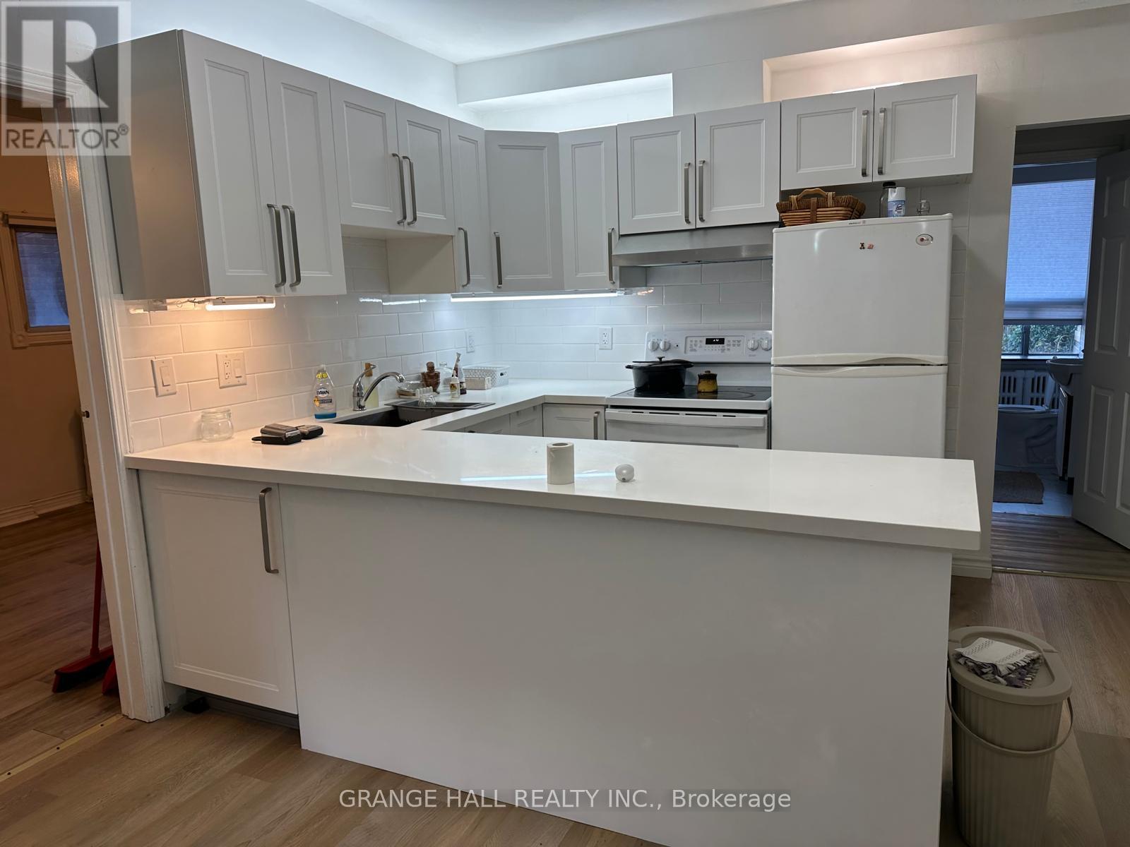 189 Parkside Drive, Toronto, Ontario  M6R 2Z1 - Photo 11 - W12474589