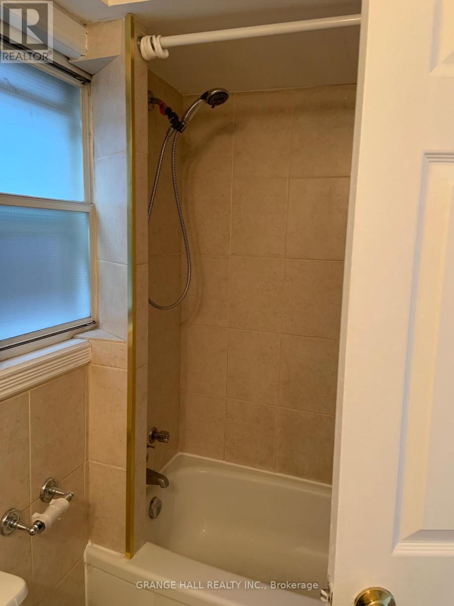 189 Parkside Drive, Toronto, Ontario  M6R 2Z1 - Photo 20 - W12474589