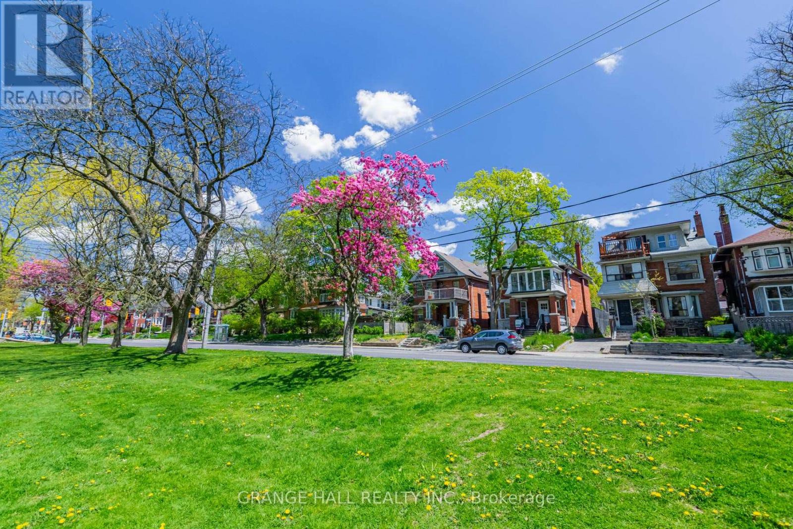 189 Parkside Drive, Toronto, Ontario  M6R 2Z1 - Photo 3 - W12474589