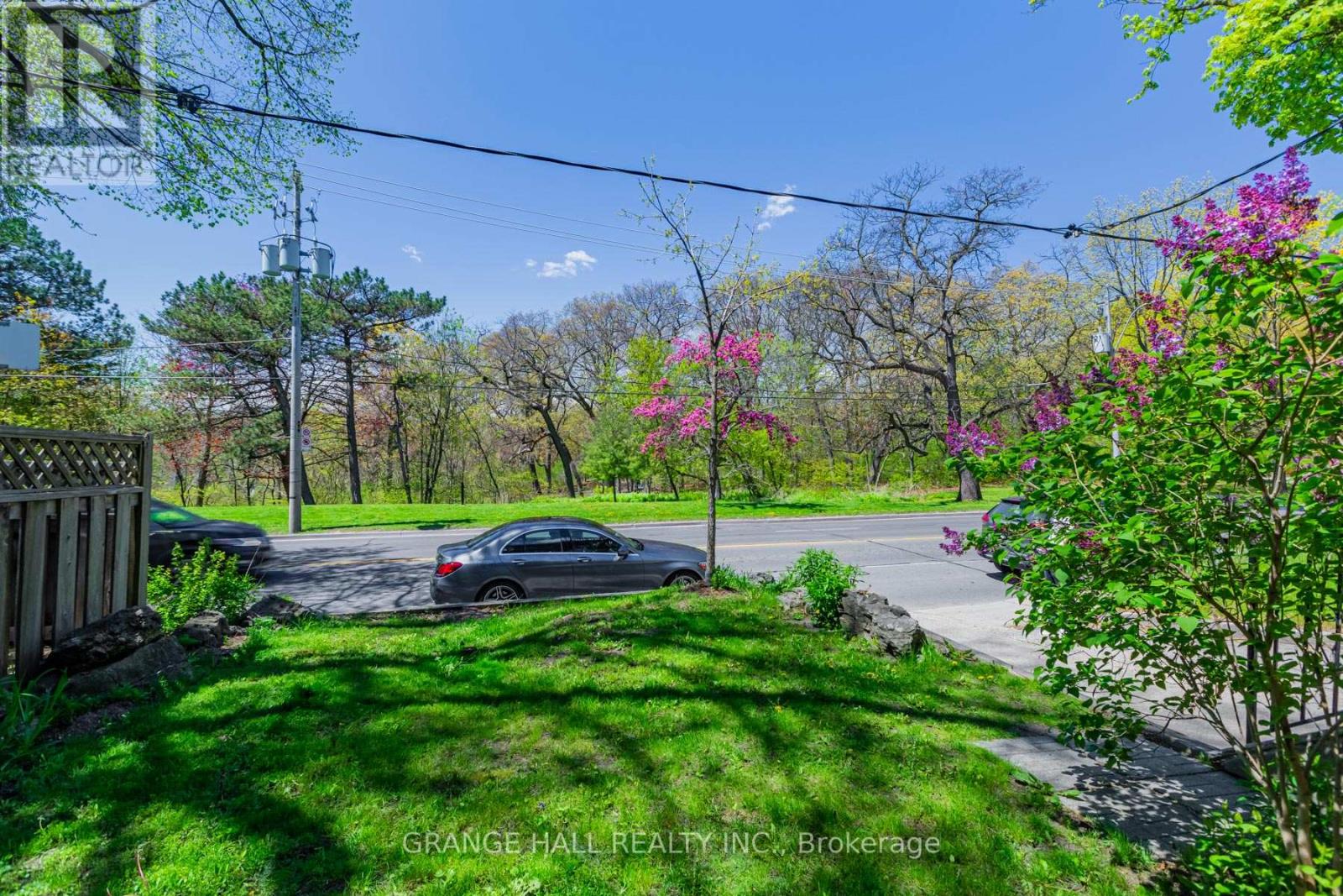 189 Parkside Drive, Toronto, Ontario  M6R 2Z1 - Photo 4 - W12474589