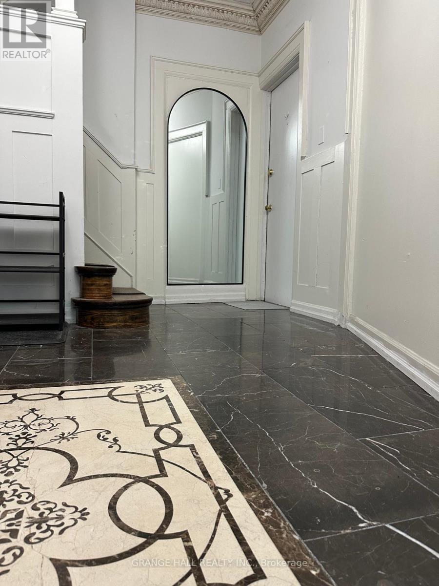 189 Parkside Drive, Toronto, Ontario  M6R 2Z1 - Photo 9 - W12474589