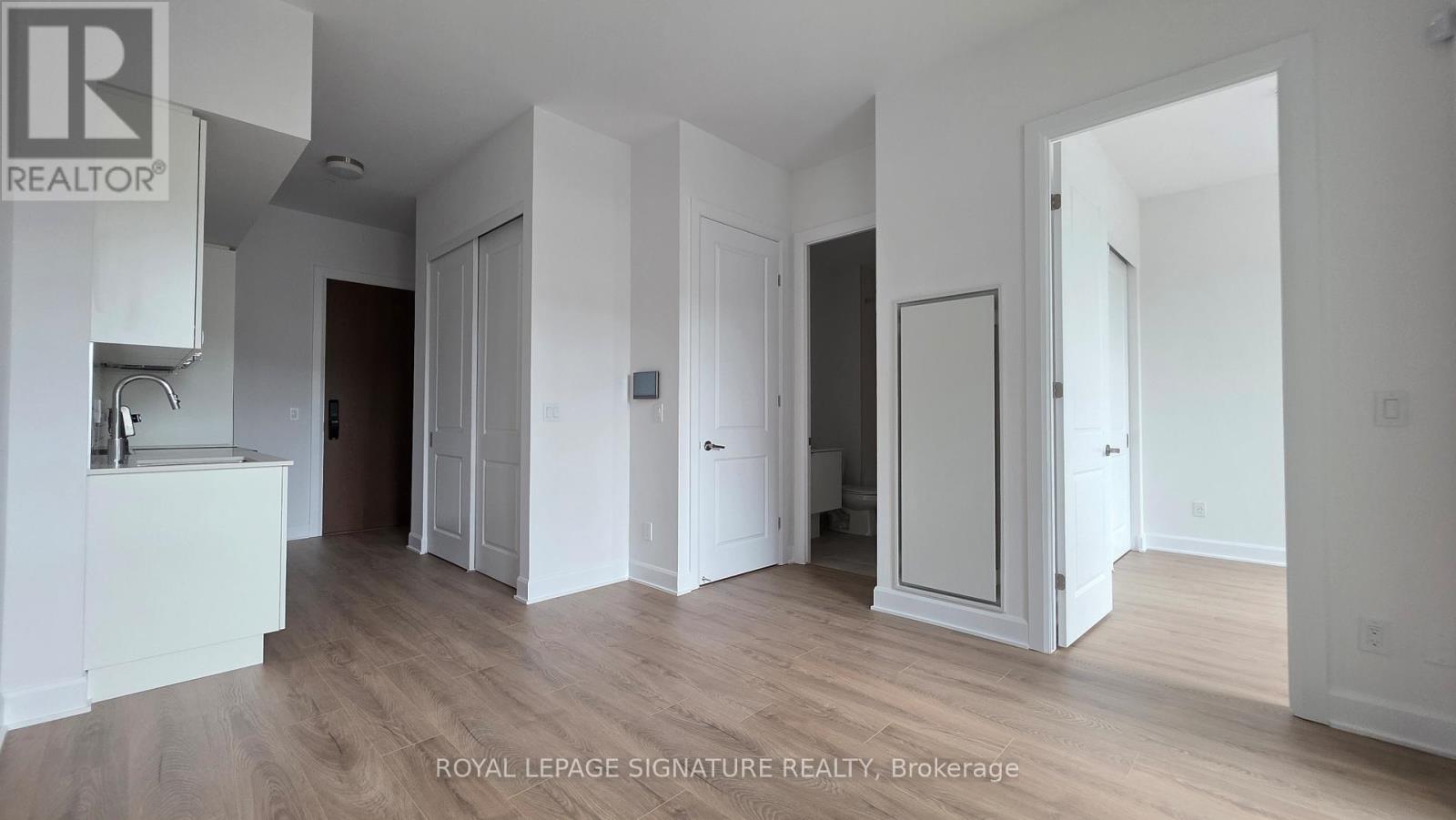 101 - 3240 William Coltson Avenue, Oakville, Ontario  L6H 0X1 - Photo 10 - W12474590