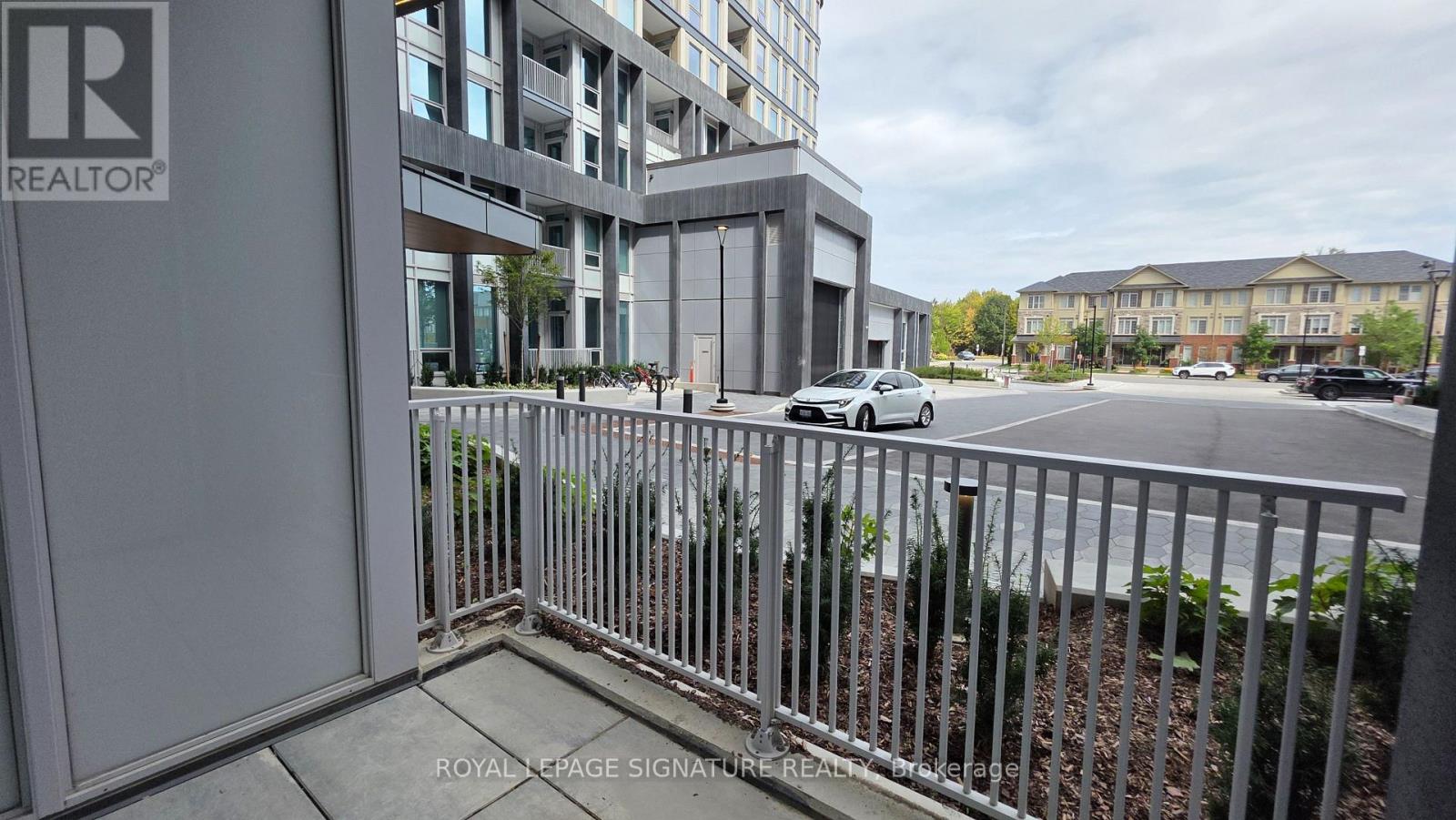101 - 3240 William Coltson Avenue, Oakville, Ontario  L6H 0X1 - Photo 18 - W12474590