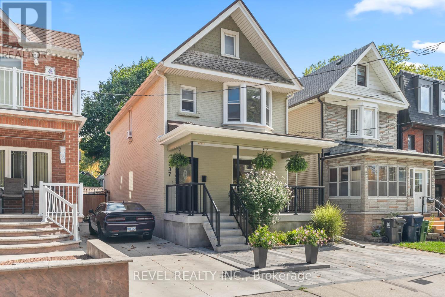 237 Bartlett Avenue, Toronto, Ontario  M6H 3G3 - Photo 26 - W12474626
