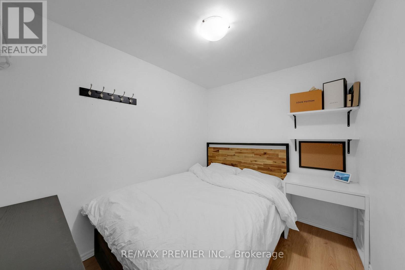 209 - 2095 Roche Court, Mississauga, Ontario  L5K 2C8 - Photo 12 - W12474630