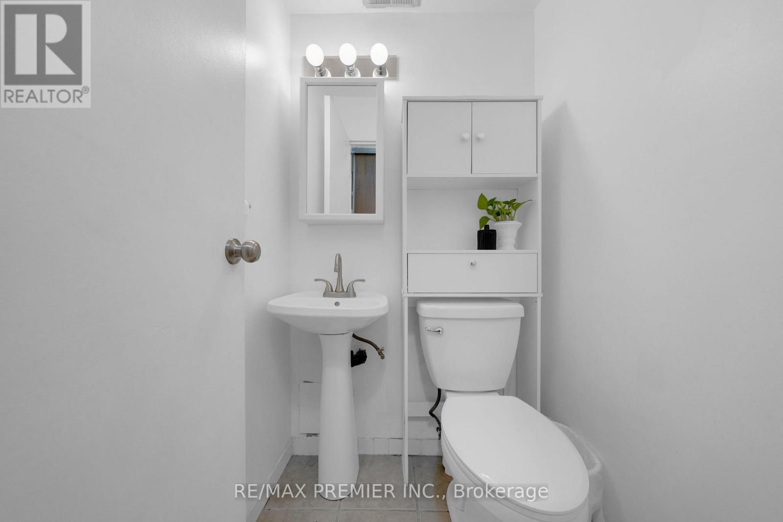 209 - 2095 Roche Court, Mississauga, Ontario  L5K 2C8 - Photo 13 - W12474630