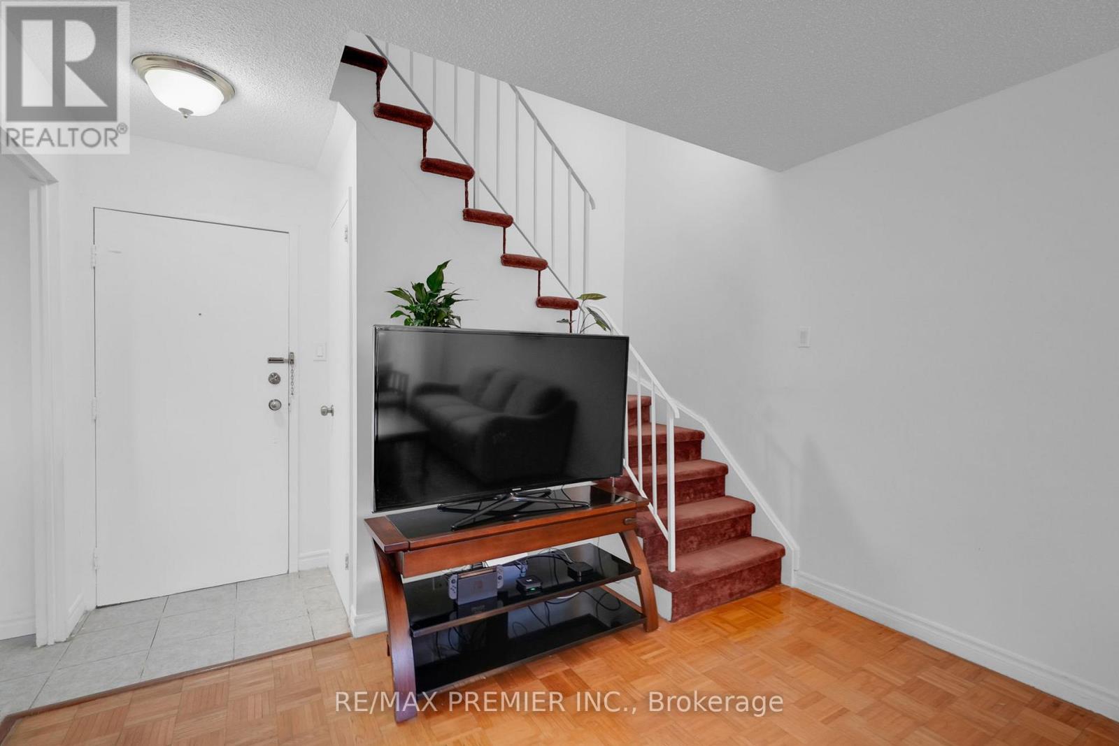 209 - 2095 Roche Court, Mississauga, Ontario  L5K 2C8 - Photo 15 - W12474630