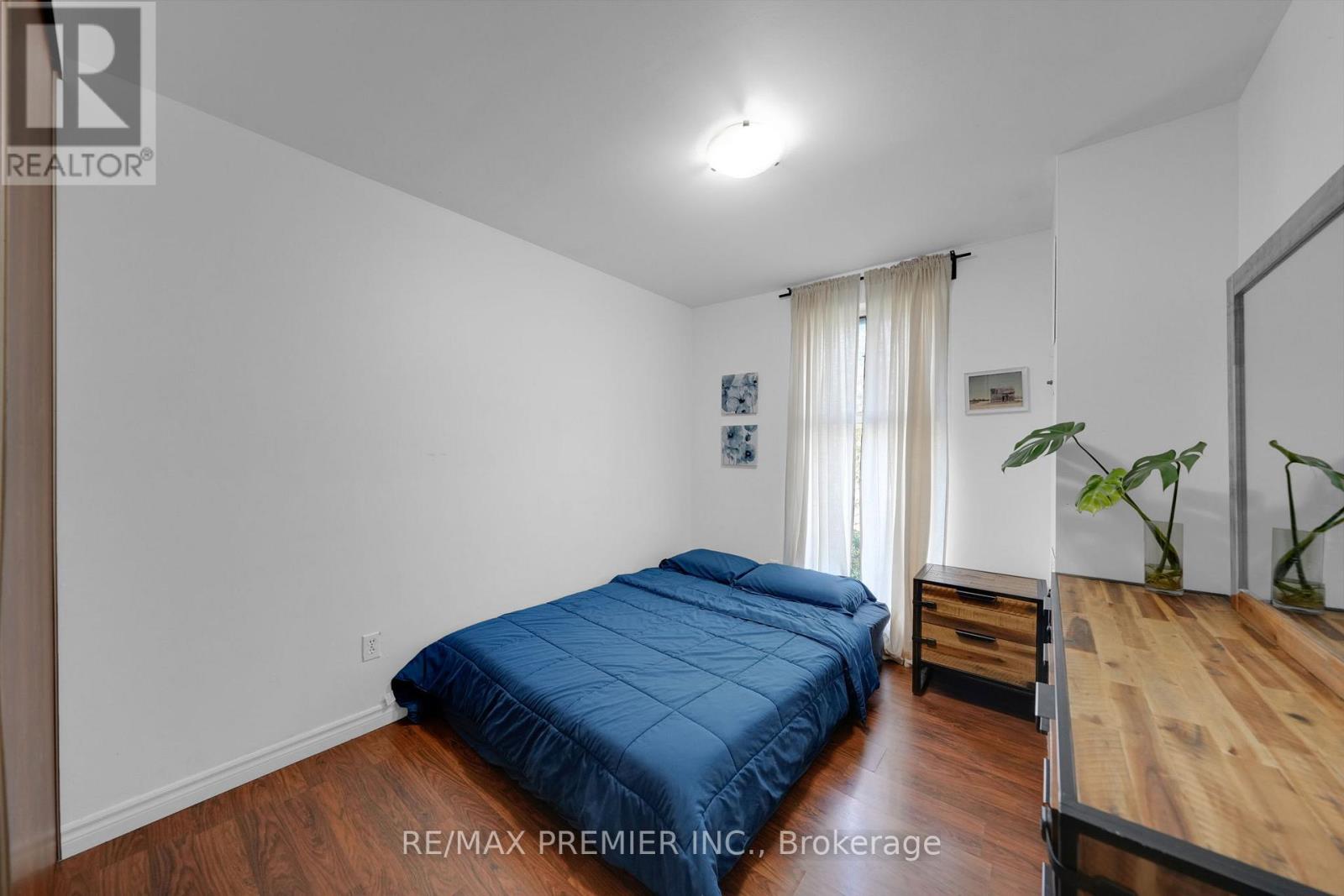 209 - 2095 Roche Court, Mississauga, Ontario  L5K 2C8 - Photo 19 - W12474630
