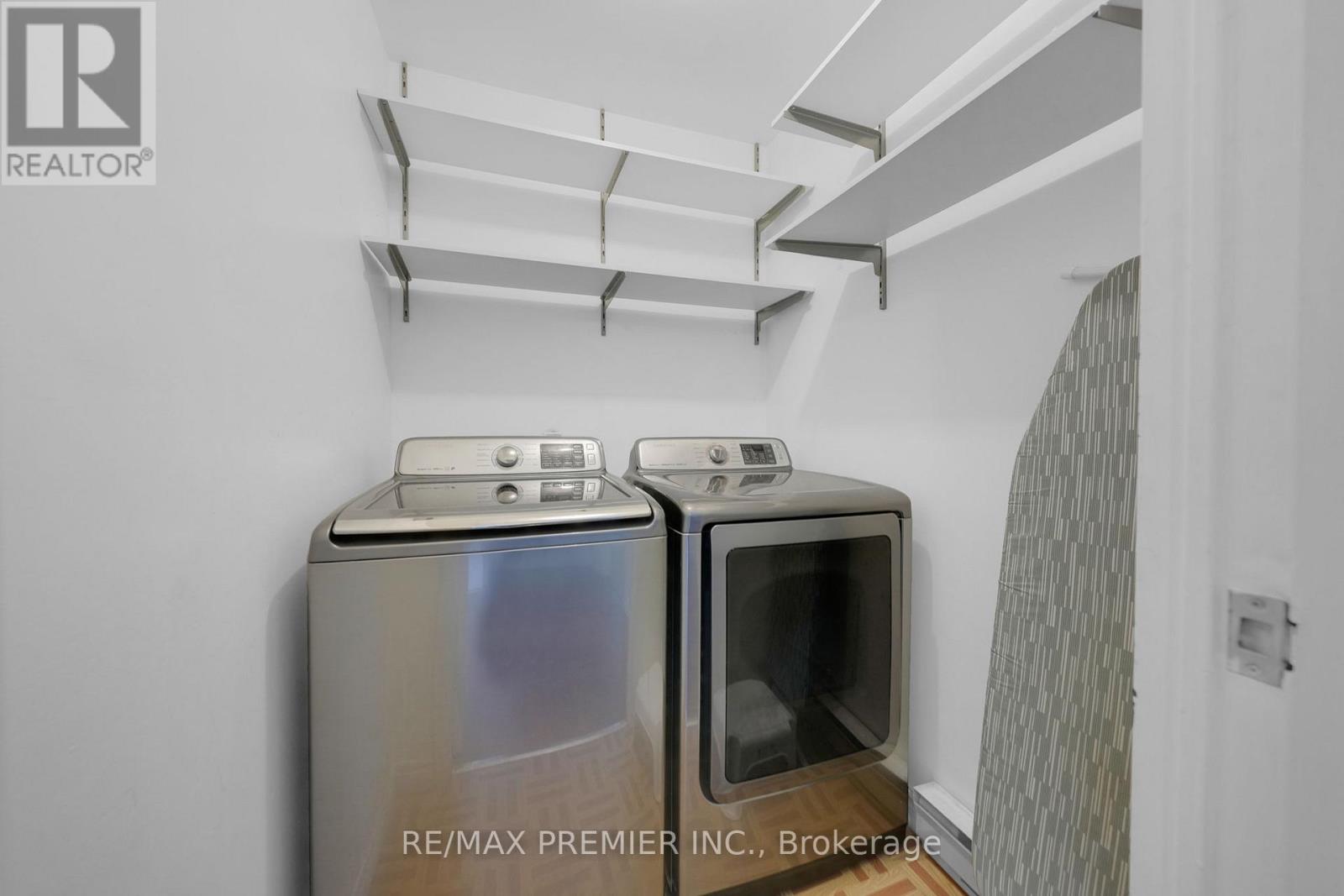 209 - 2095 Roche Court, Mississauga, Ontario  L5K 2C8 - Photo 21 - W12474630