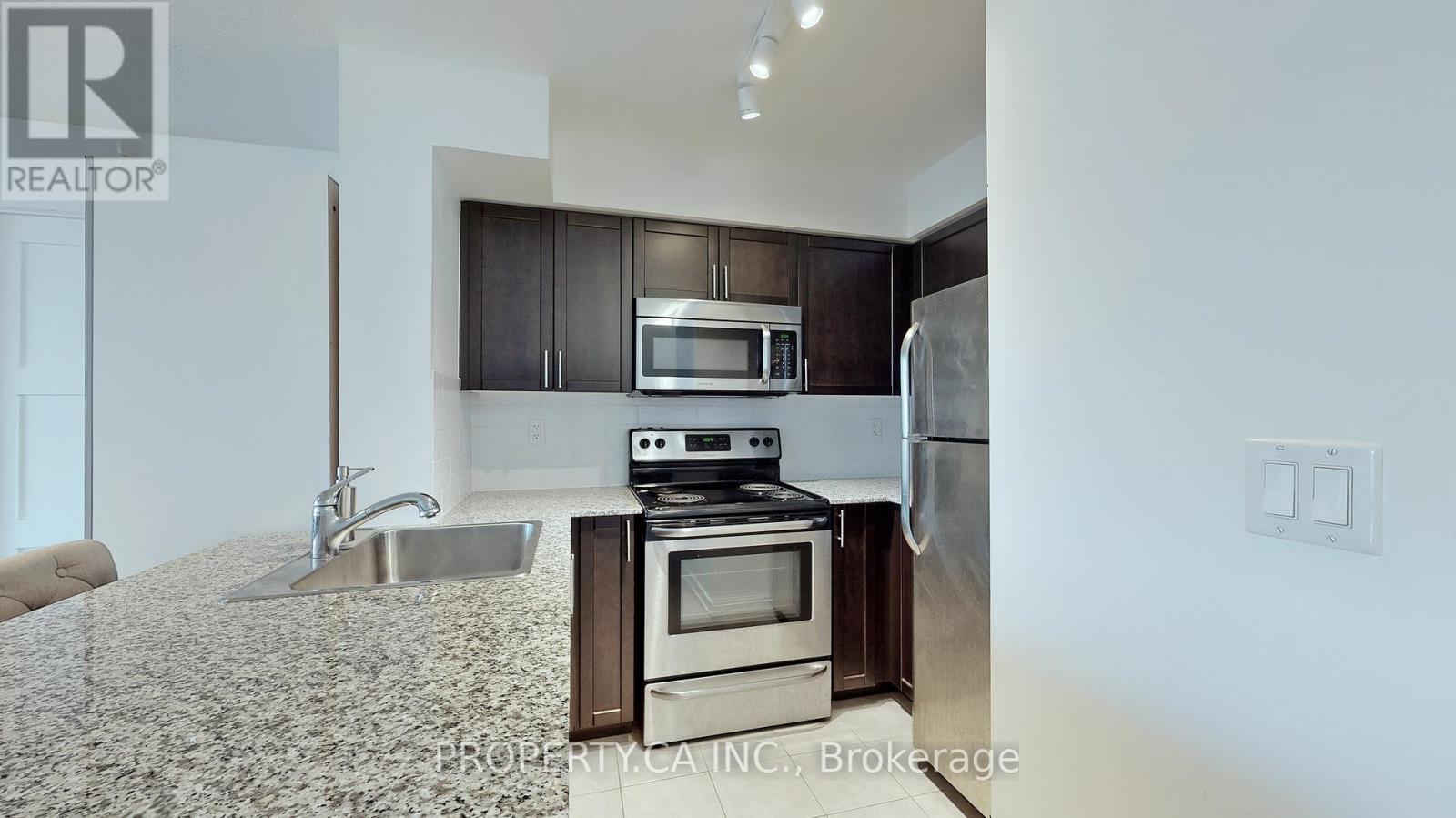 711 - 812 Lansdowne Avenue, Toronto, Ontario  M6H 4K5 - Photo 17 - W12474649