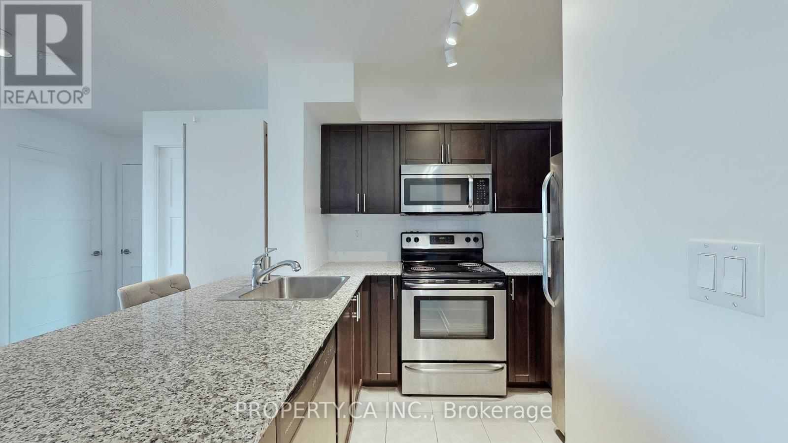 711 - 812 Lansdowne Avenue, Toronto, Ontario  M6H 4K5 - Photo 18 - W12474649