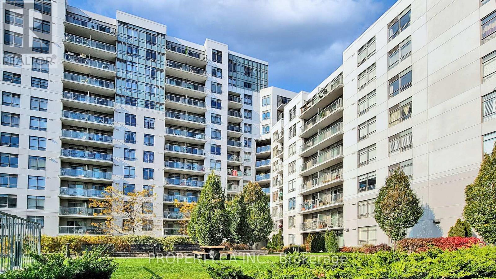 711 - 812 Lansdowne Avenue, Toronto, Ontario  M6H 4K5 - Photo 3 - W12474649
