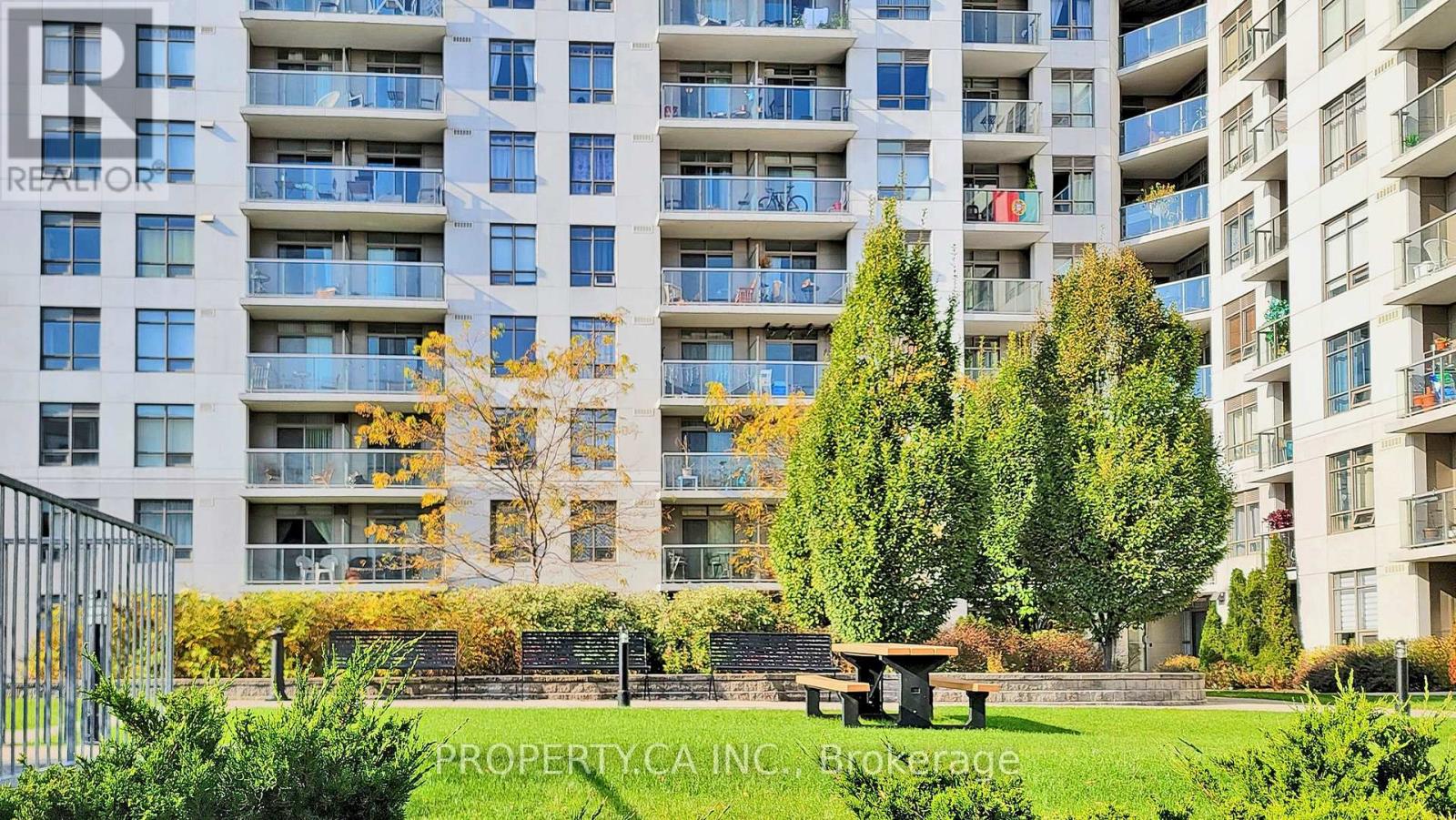 711 - 812 Lansdowne Avenue, Toronto, Ontario  M6H 4K5 - Photo 4 - W12474649
