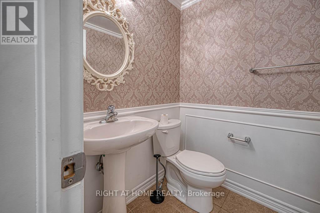 34 Enford Crescent, Brampton, Ontario  L7A 4C7 - Photo 10 - W12474653