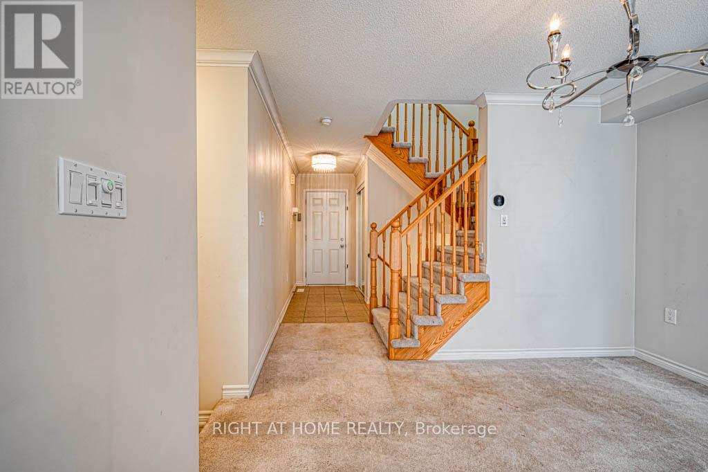 34 Enford Crescent, Brampton, Ontario  L7A 4C7 - Photo 4 - W12474653