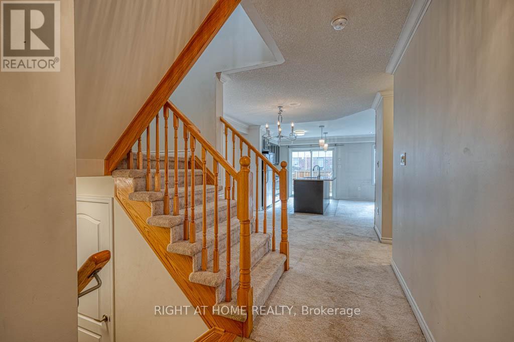 34 Enford Crescent, Brampton, Ontario  L7A 4C7 - Photo 6 - W12474653