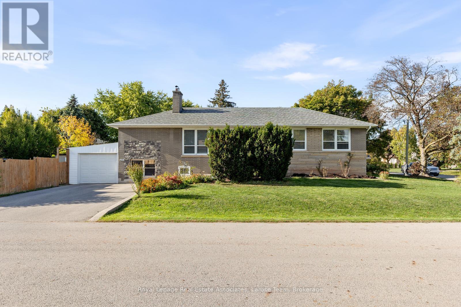 Upper - 453 Brookside Drive, Oakville, Ontario  L6K 1R2 - Photo 2 - W12474679