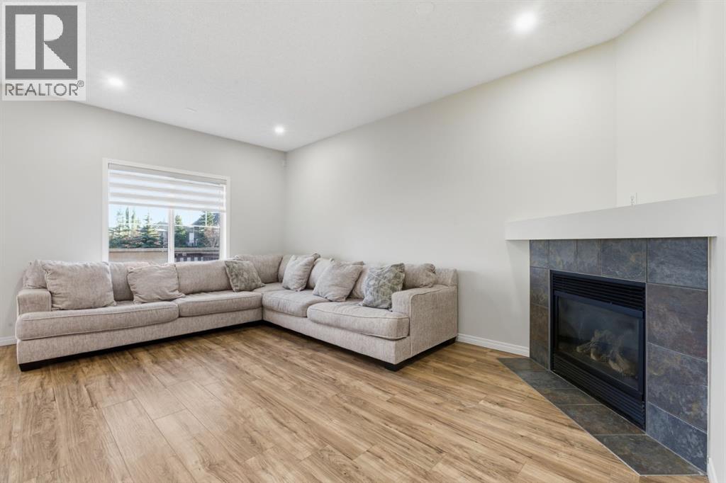 64 Cougarstone Square Sw, Calgary, Alberta  T3H 5J4 - Photo 6 - A2262348