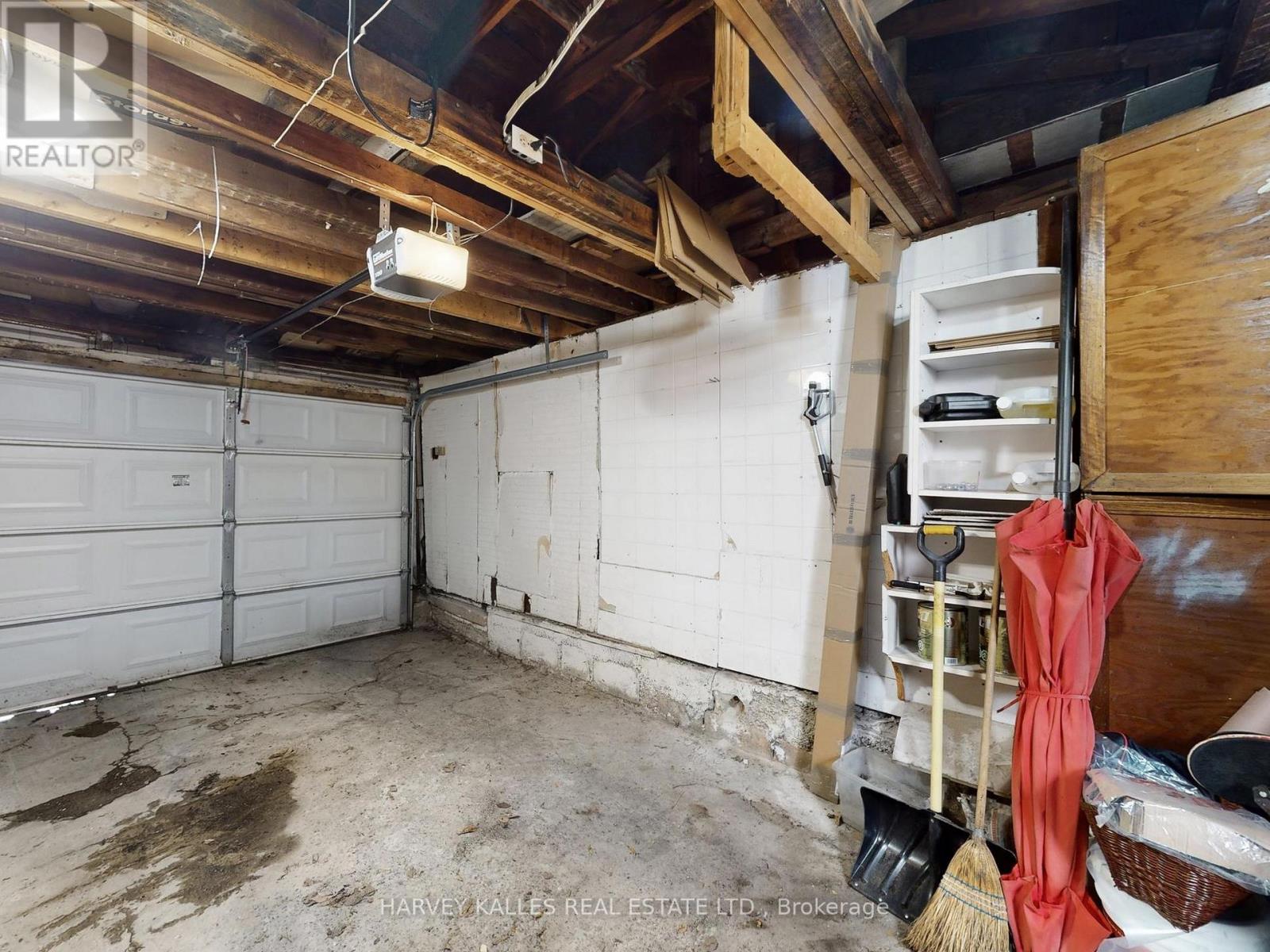 211 Rosemount Avenue, Toronto, Ontario  M6H 2N2 - Photo 42 - W12473973