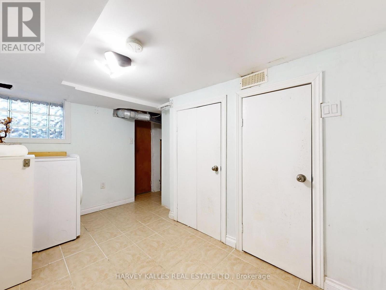 211 Rosemount Avenue, Toronto, Ontario  M6H 2N2 - Photo 31 - W12473973
