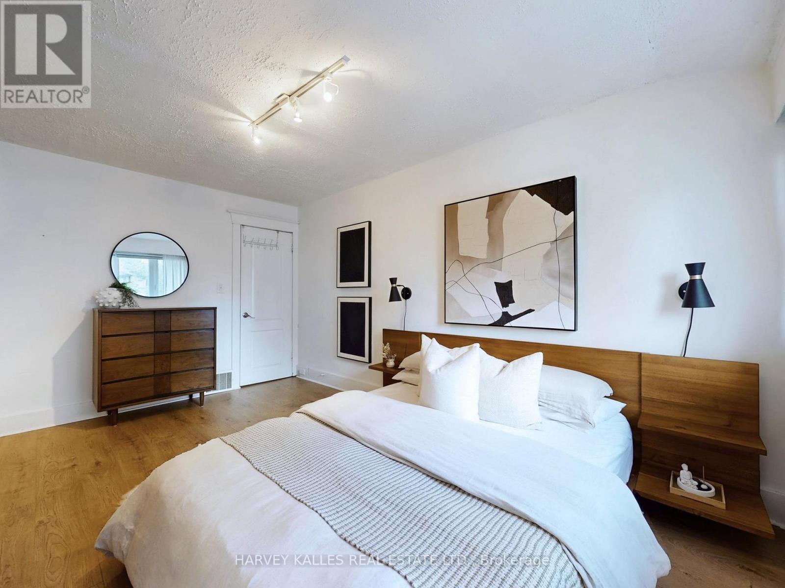 211 Rosemount Avenue, Toronto, Ontario  M6H 2N2 - Photo 20 - W12473973