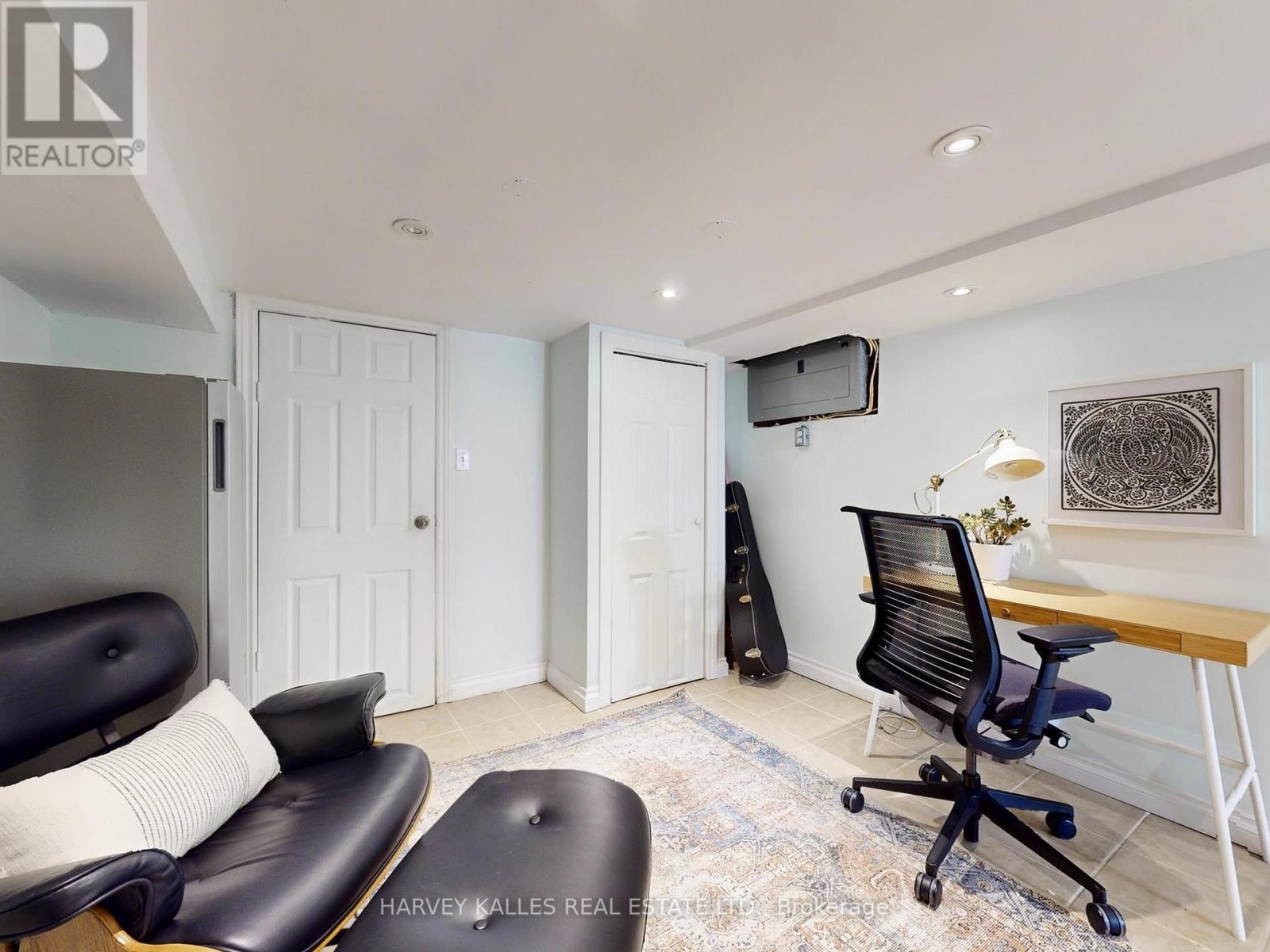 211 Rosemount Avenue, Toronto, Ontario  M6H 2N2 - Photo 28 - W12473973