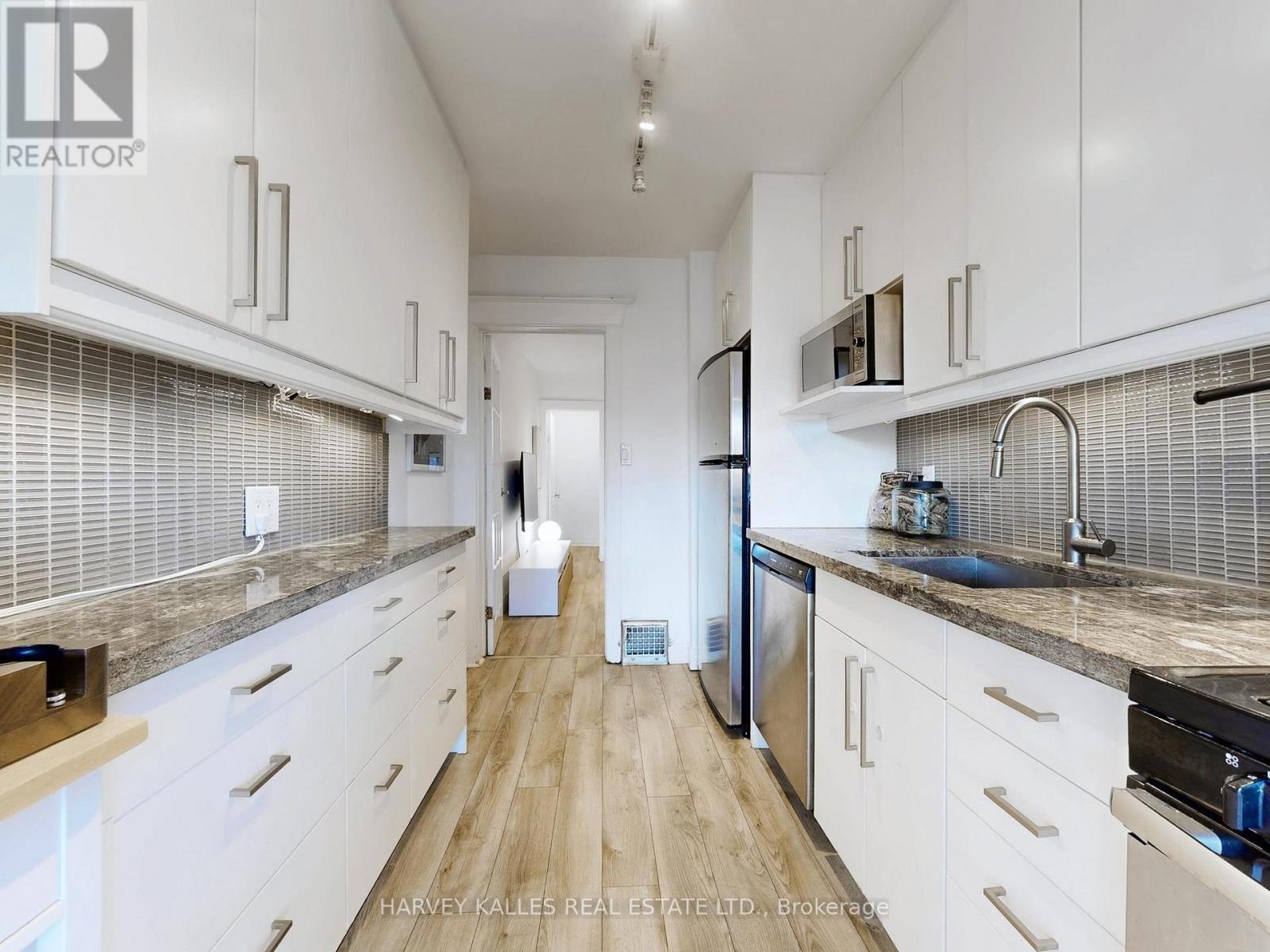 211 Rosemount Avenue, Toronto, Ontario  M6H 2N2 - Photo 9 - W12473973