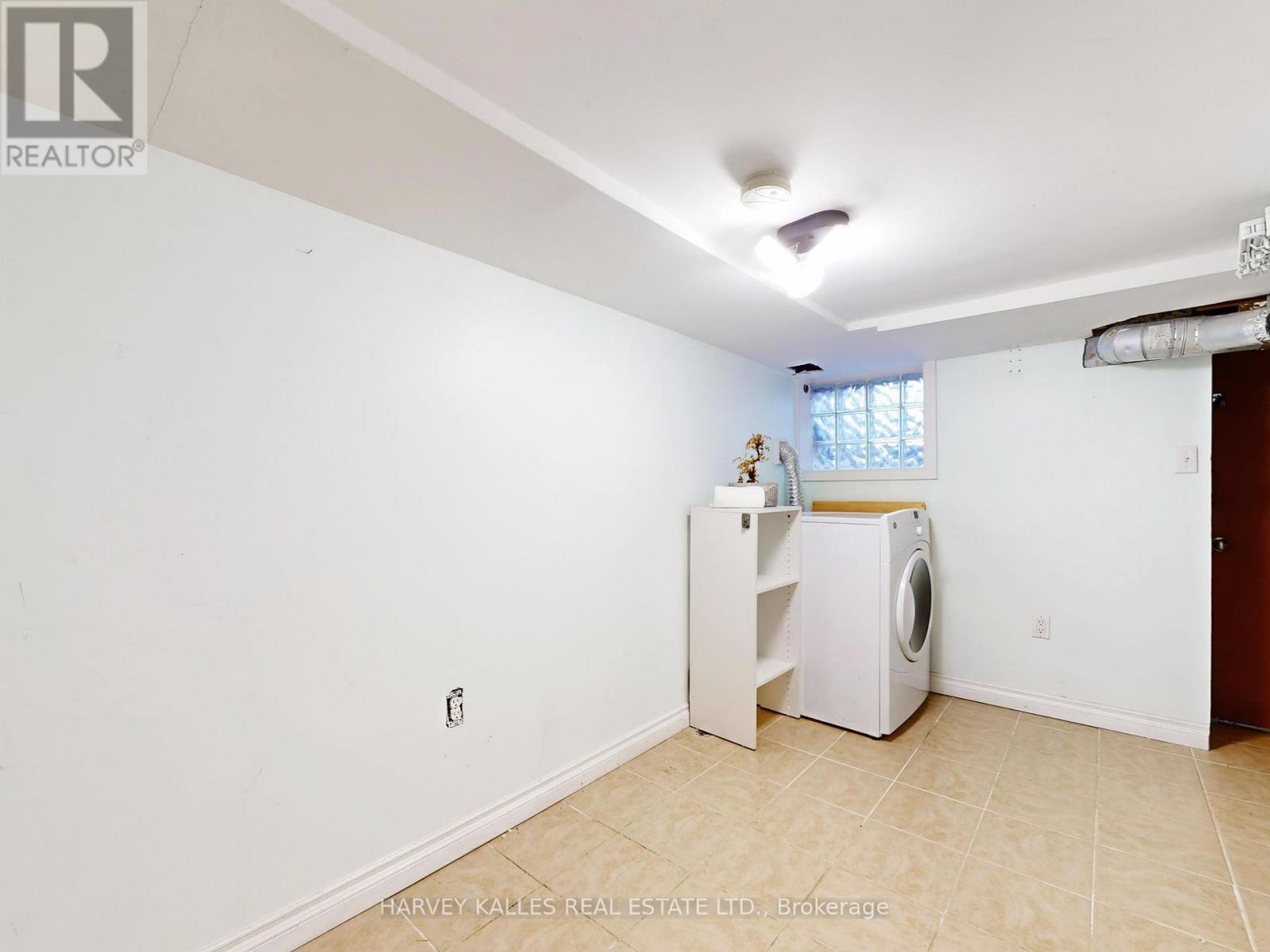 211 Rosemount Avenue, Toronto, Ontario  M6H 2N2 - Photo 32 - W12473973