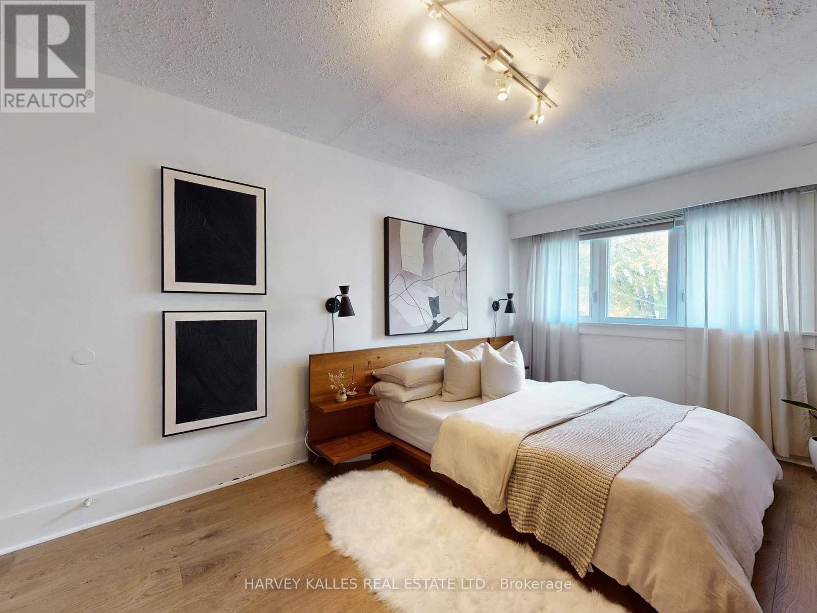 211 Rosemount Avenue, Toronto, Ontario  M6H 2N2 - Photo 17 - W12473973