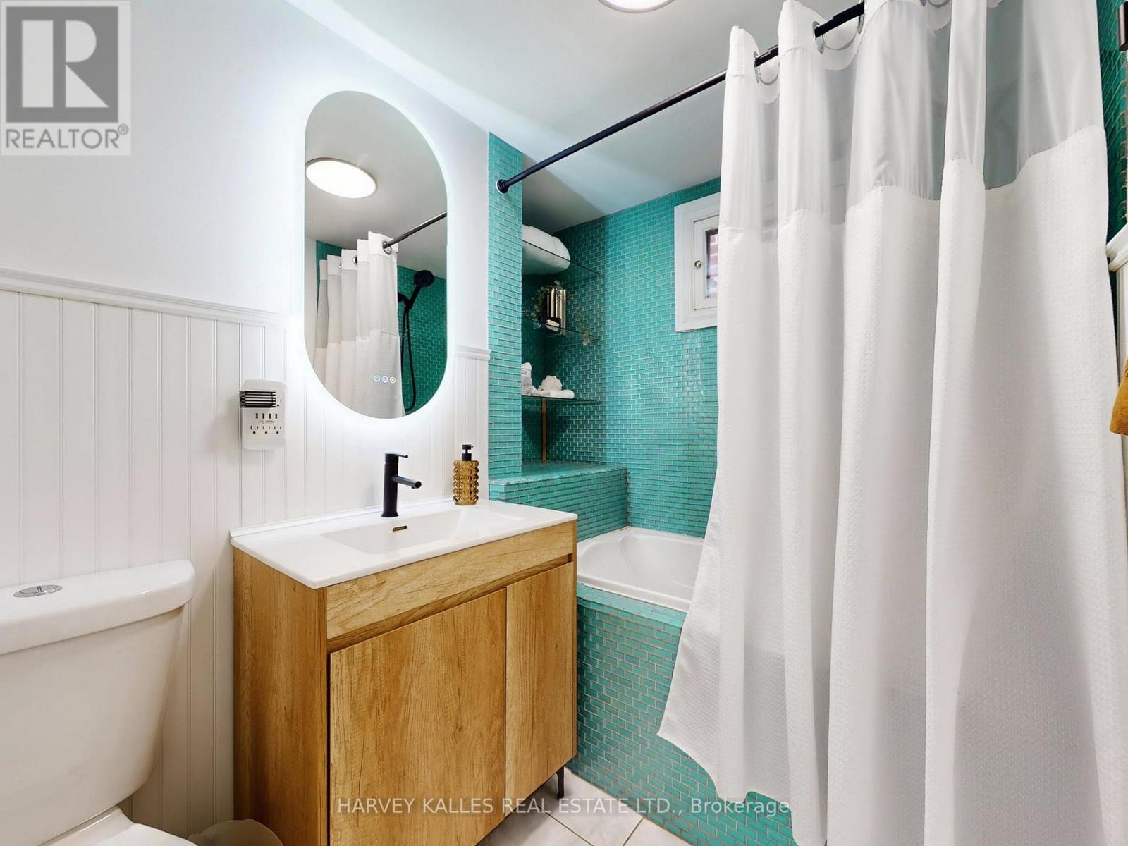 211 Rosemount Avenue, Toronto, Ontario  M6H 2N2 - Photo 26 - W12473973