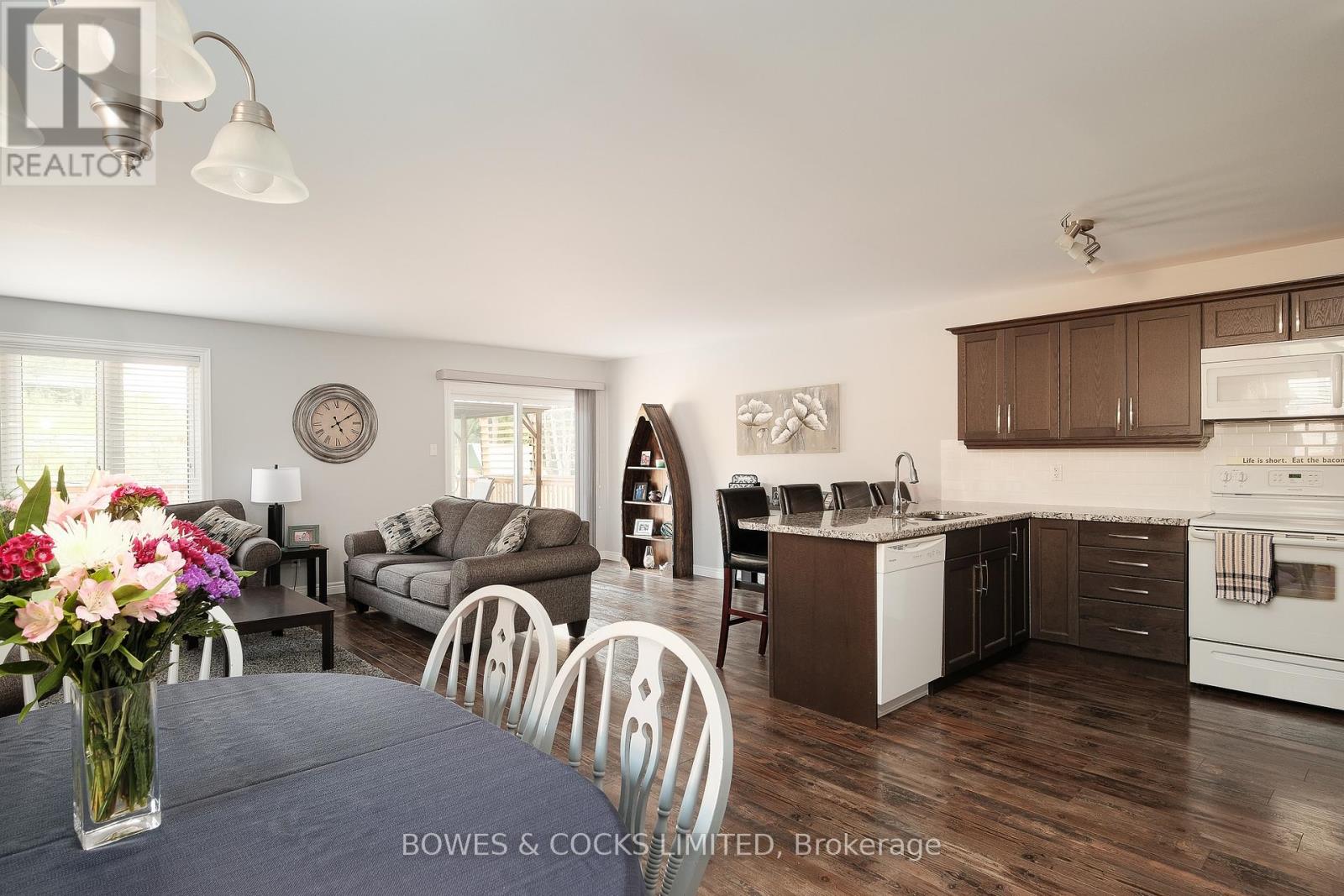 307 Louden Terrace, Peterborough, Ontario  K9J 0C4 - Photo 9 - X12474716