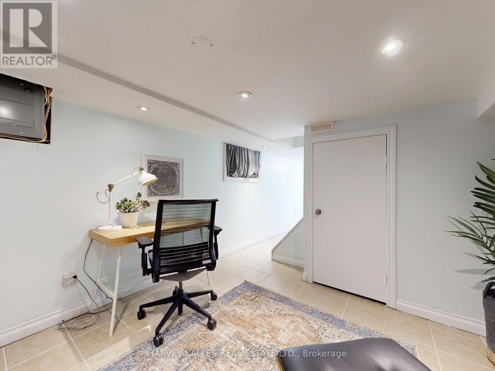 211 Rosemount Avenue, Toronto, Ontario  M6H 2N2 - Photo 30 - W12473973