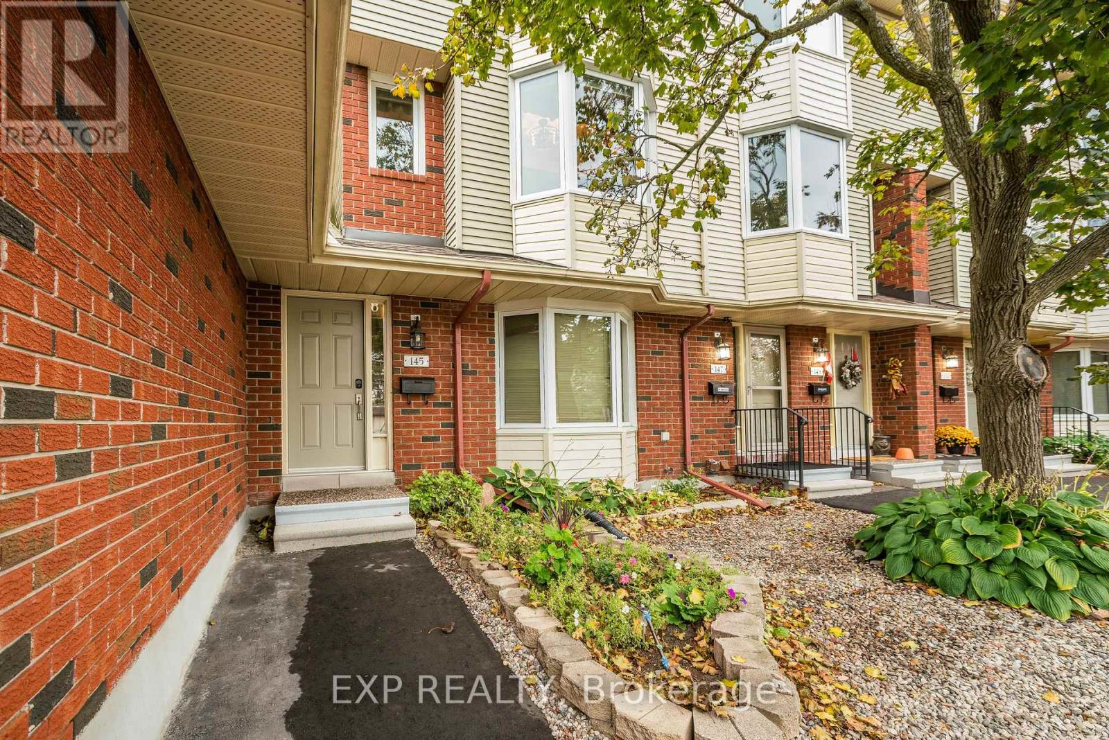 145 RUSHFORD PRIVATE, Ottawa, Ontario