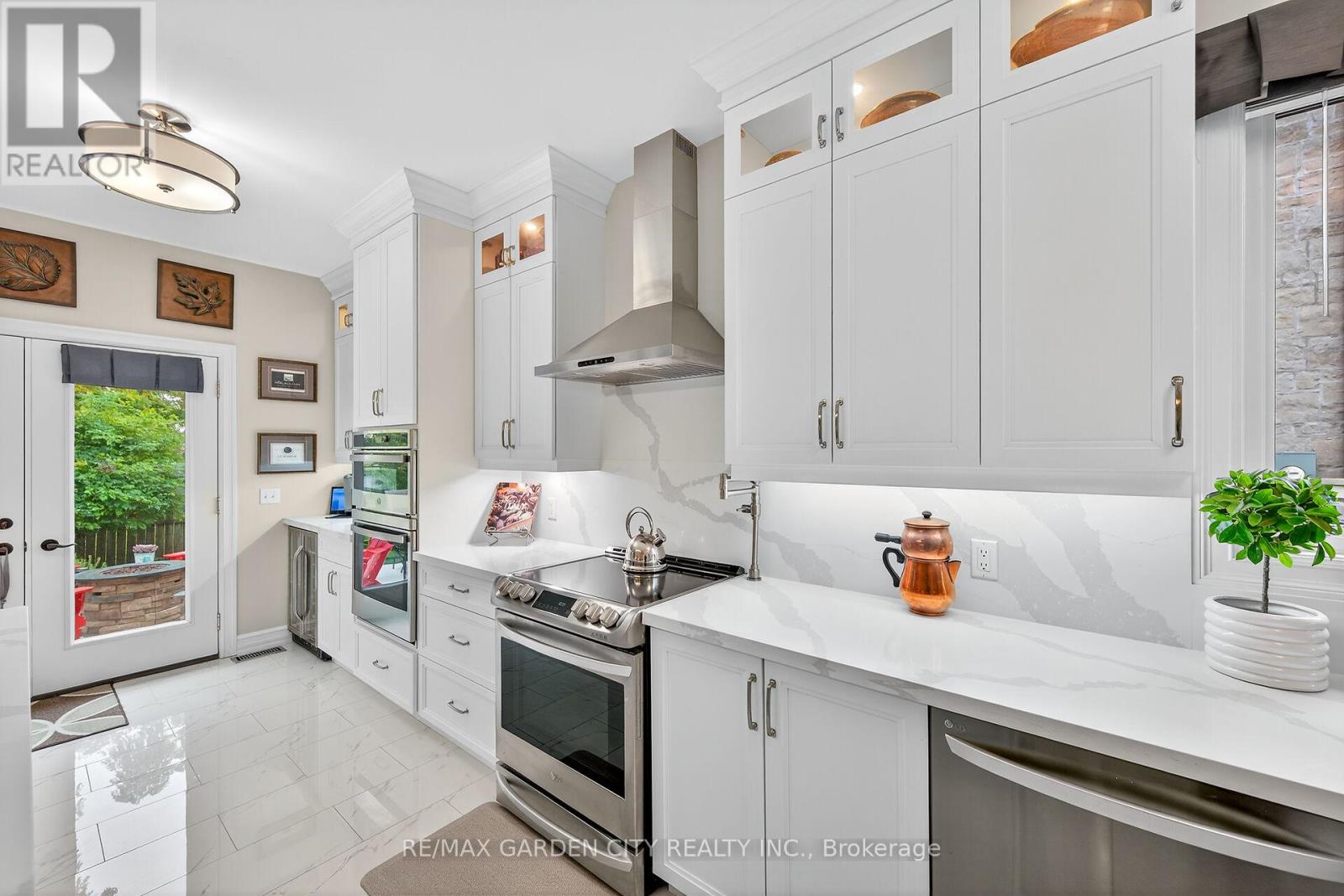 8 Bacon Lane, Pelham, Ontario  L0S 1E4 - Photo 14 - X12474569