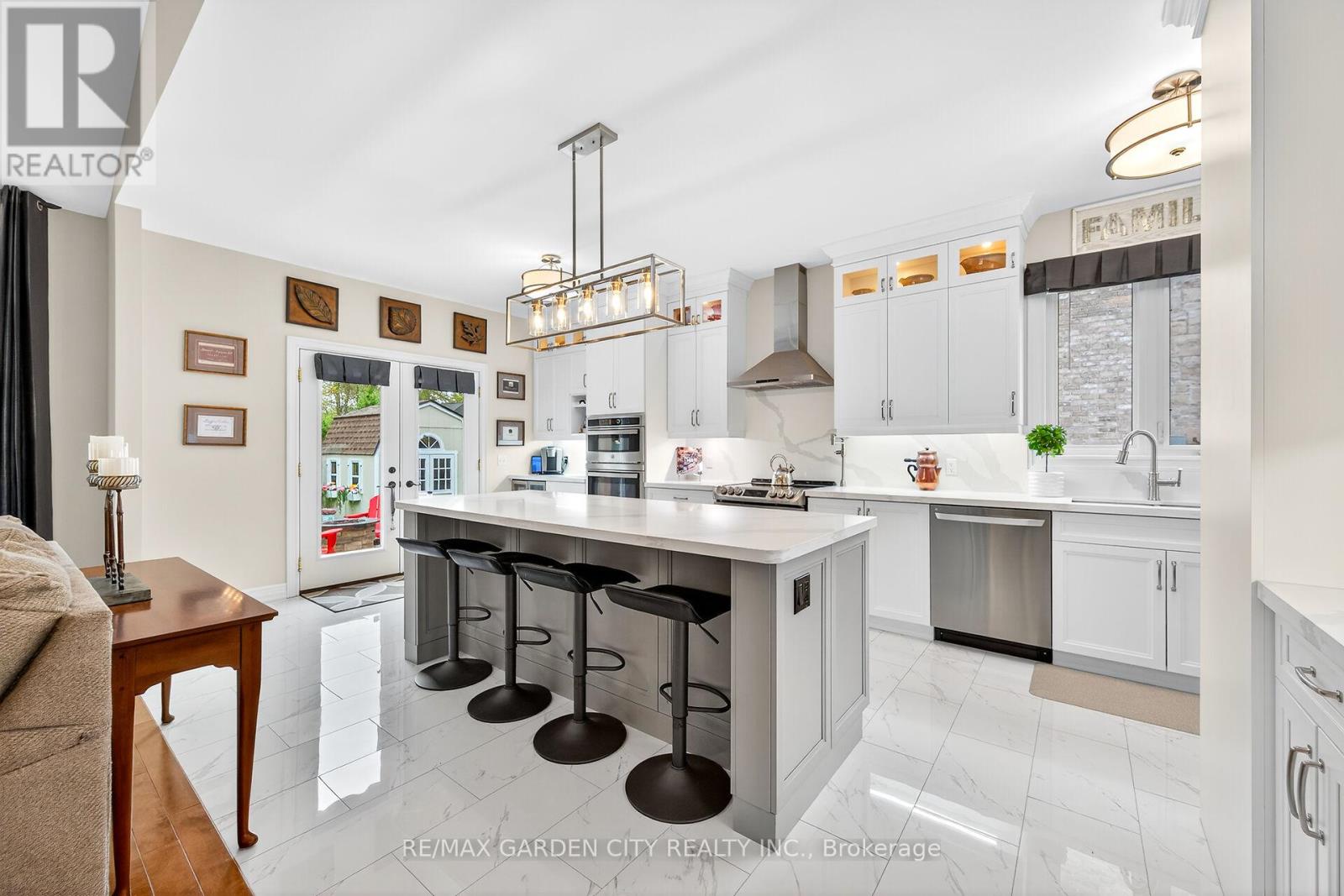 8 Bacon Lane, Pelham, Ontario  L0S 1E4 - Photo 7 - X12474569