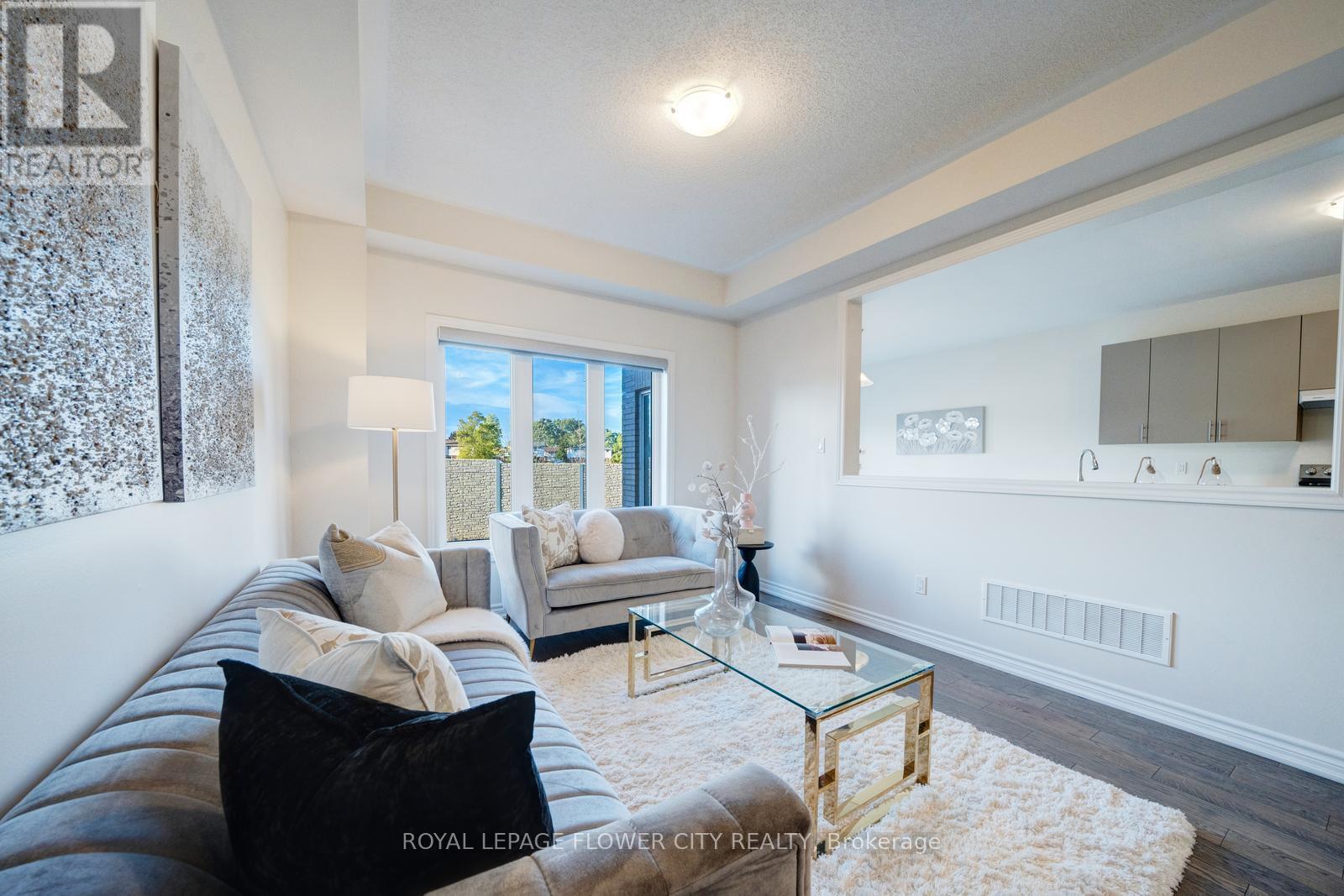 190 Palace Street, Thorold, Ontario  L2V 0N2 - Photo 10 - X12474571
