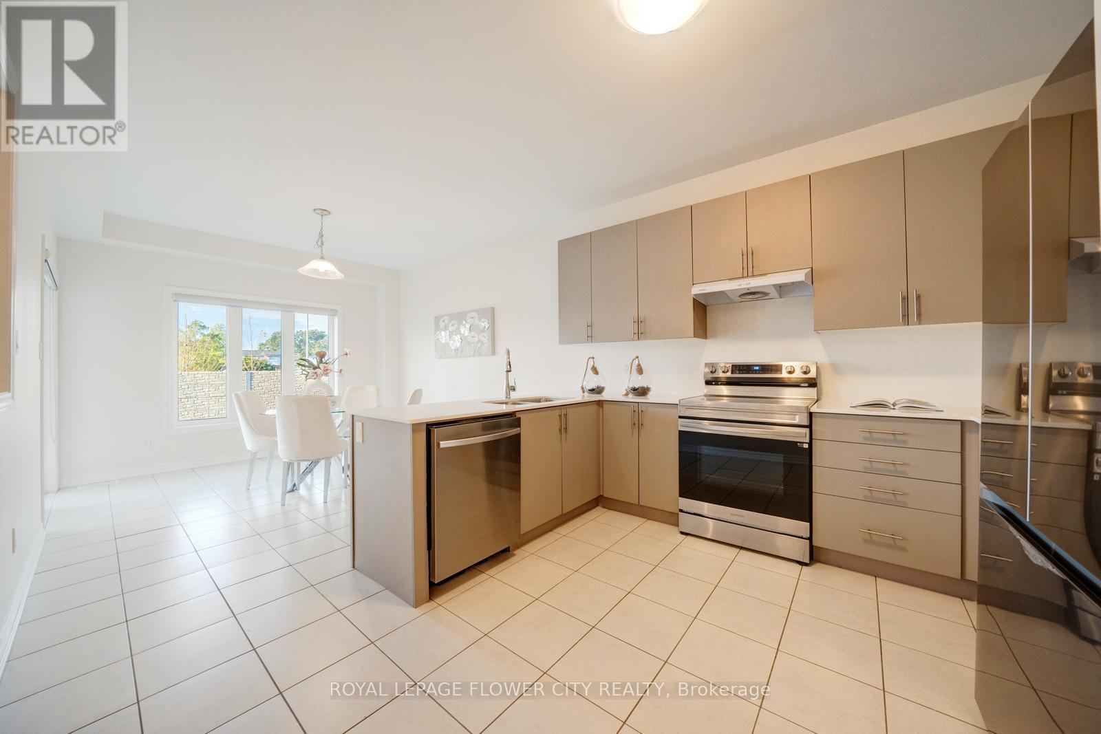 190 Palace Street, Thorold, Ontario  L2V 0N2 - Photo 15 - X12474571