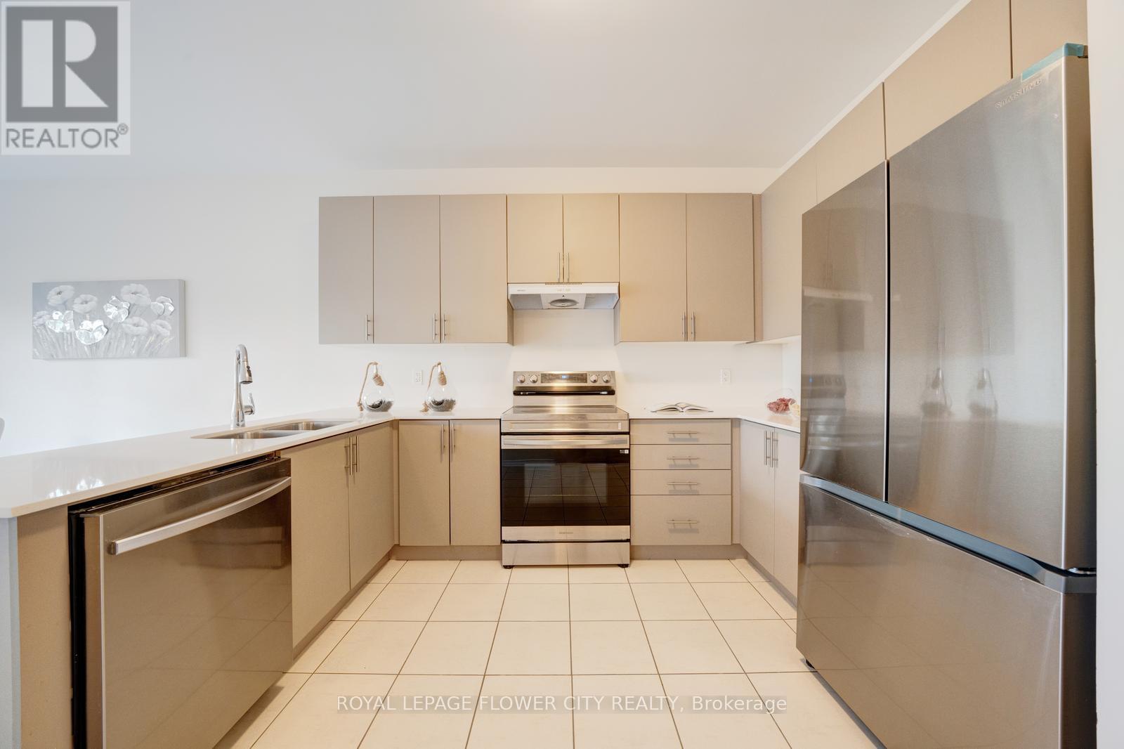 190 Palace Street, Thorold, Ontario  L2V 0N2 - Photo 16 - X12474571