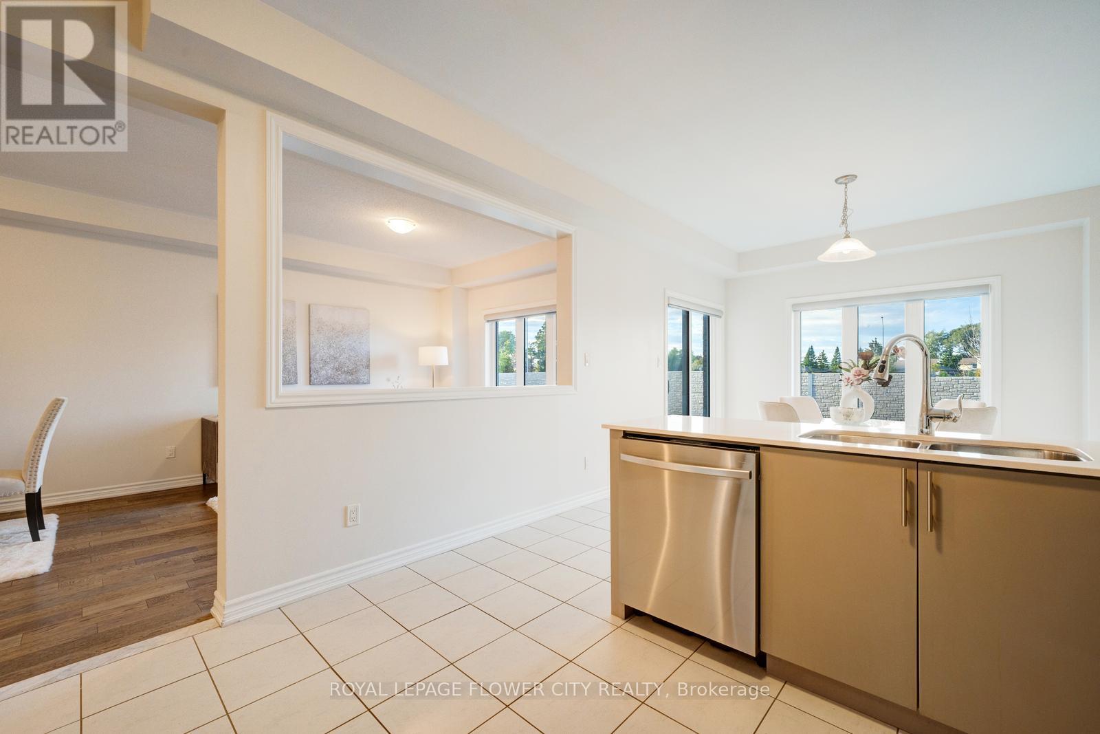 190 Palace Street, Thorold, Ontario  L2V 0N2 - Photo 17 - X12474571