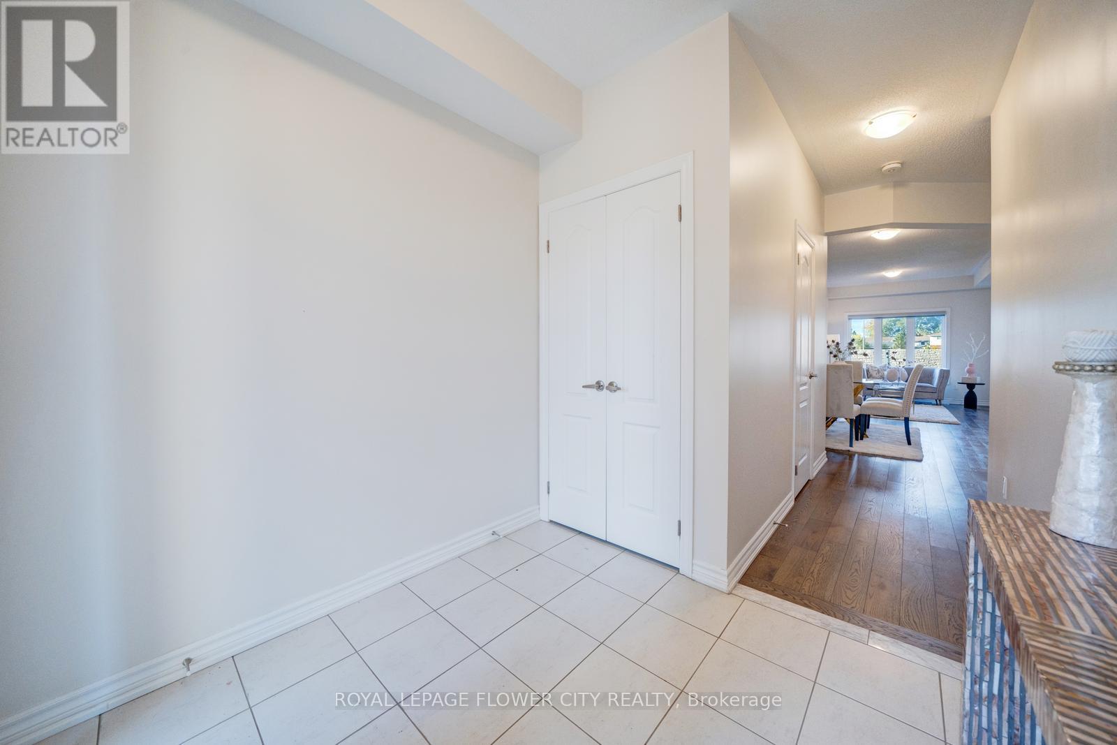 190 Palace Street, Thorold, Ontario  L2V 0N2 - Photo 4 - X12474571