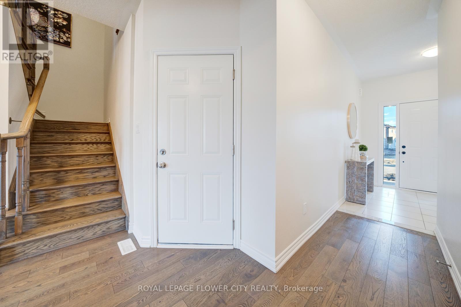 190 Palace Street, Thorold, Ontario  L2V 0N2 - Photo 6 - X12474571
