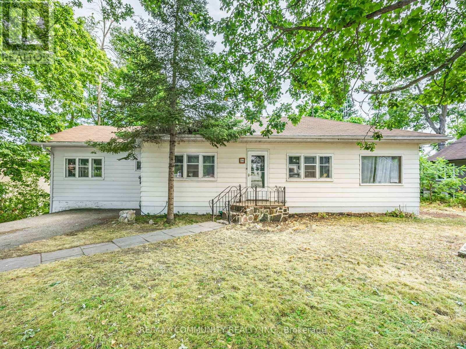 36 North Street, Kawartha Lakes (Bobcaygeon), Ontario  K0M 1A0 - Photo 3 - X12474628