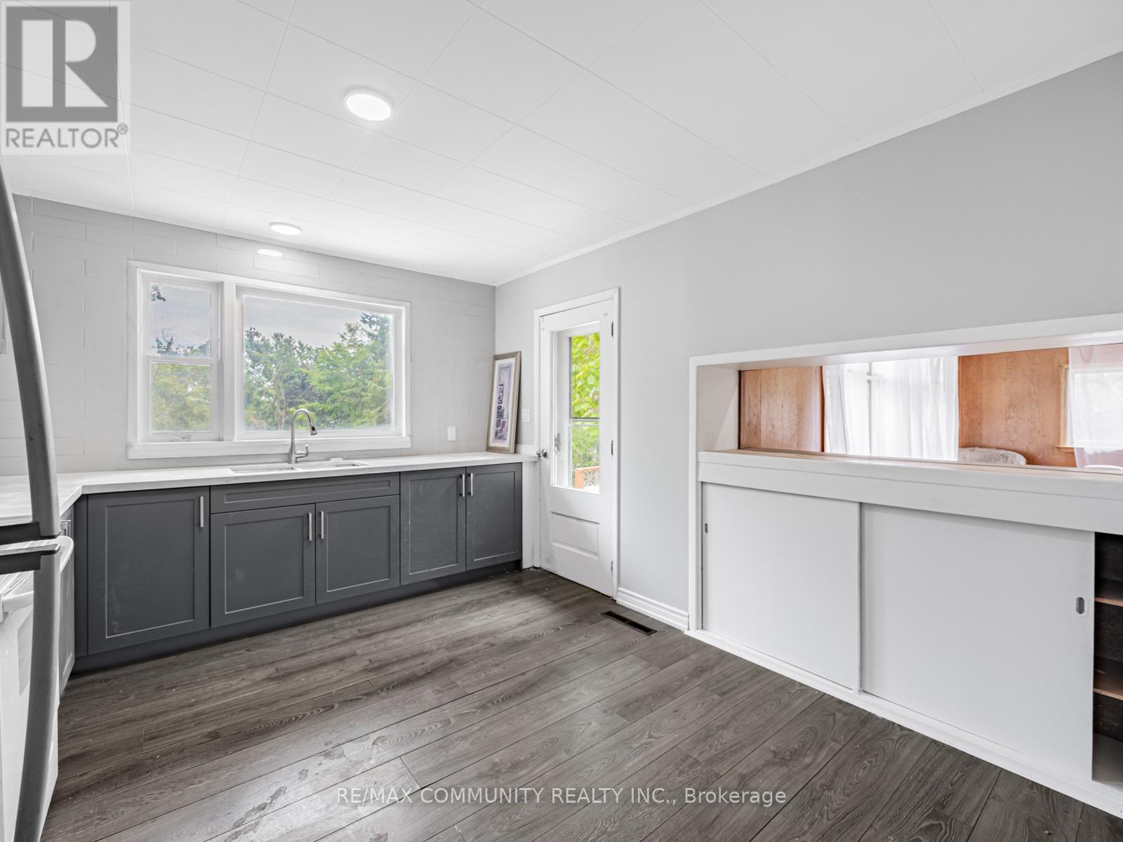 36 North Street, Kawartha Lakes (Bobcaygeon), Ontario  K0M 1A0 - Photo 8 - X12474628