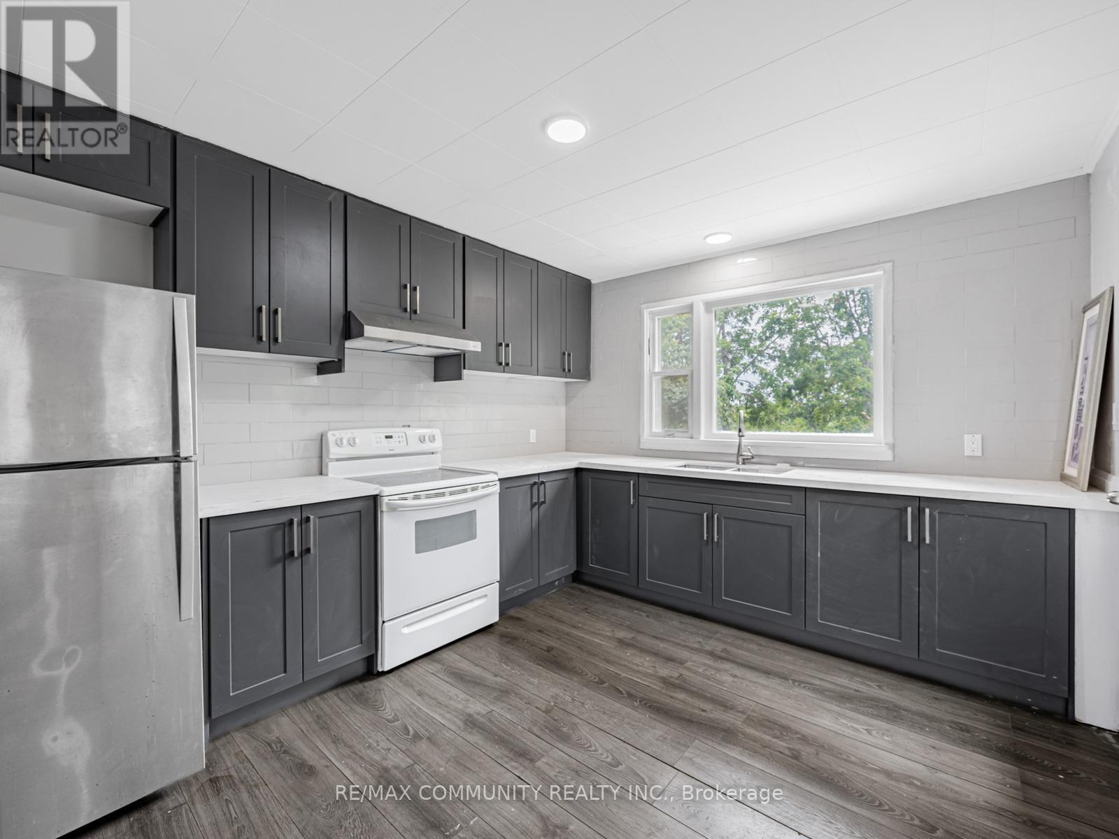 36 North Street, Kawartha Lakes (Bobcaygeon), Ontario  K0M 1A0 - Photo 9 - X12474628