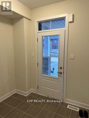 54 Rowlock Street, Welland, Ontario  L3B 0M7 - Photo 3 - X12474651