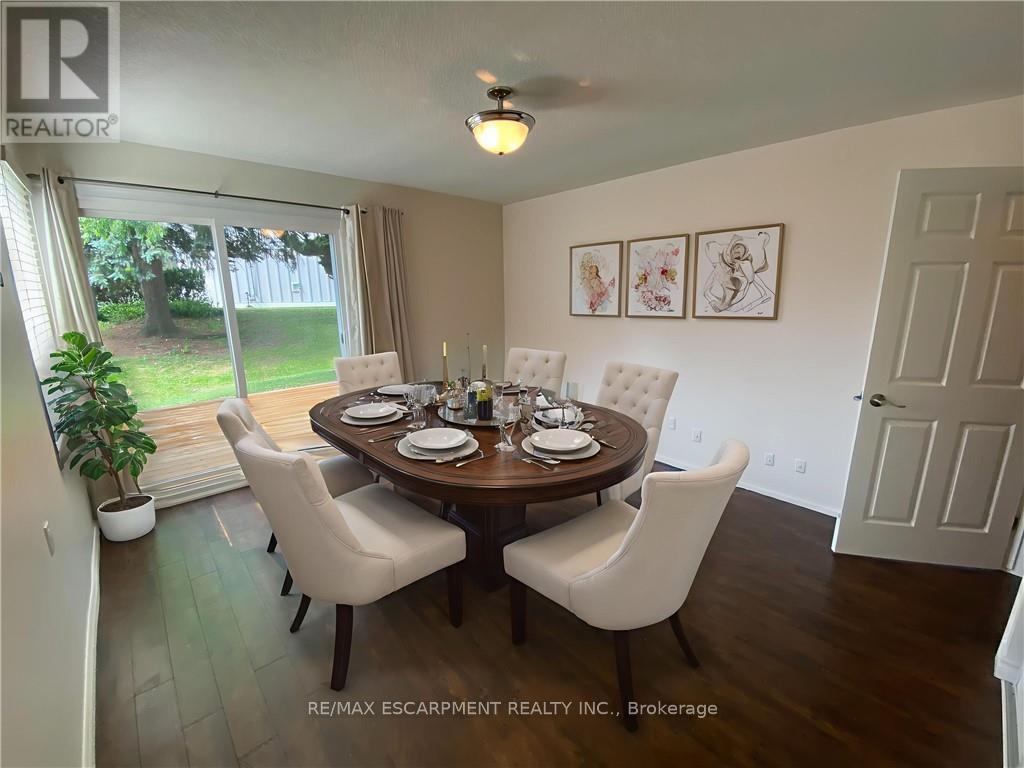 1 Szollosy Circle, Hamilton, Ontario  L9B 1T8 - Photo 9 - X12474652