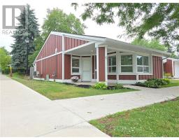 1 SZOLLOSY CIRCLE, Hamilton, Ontario