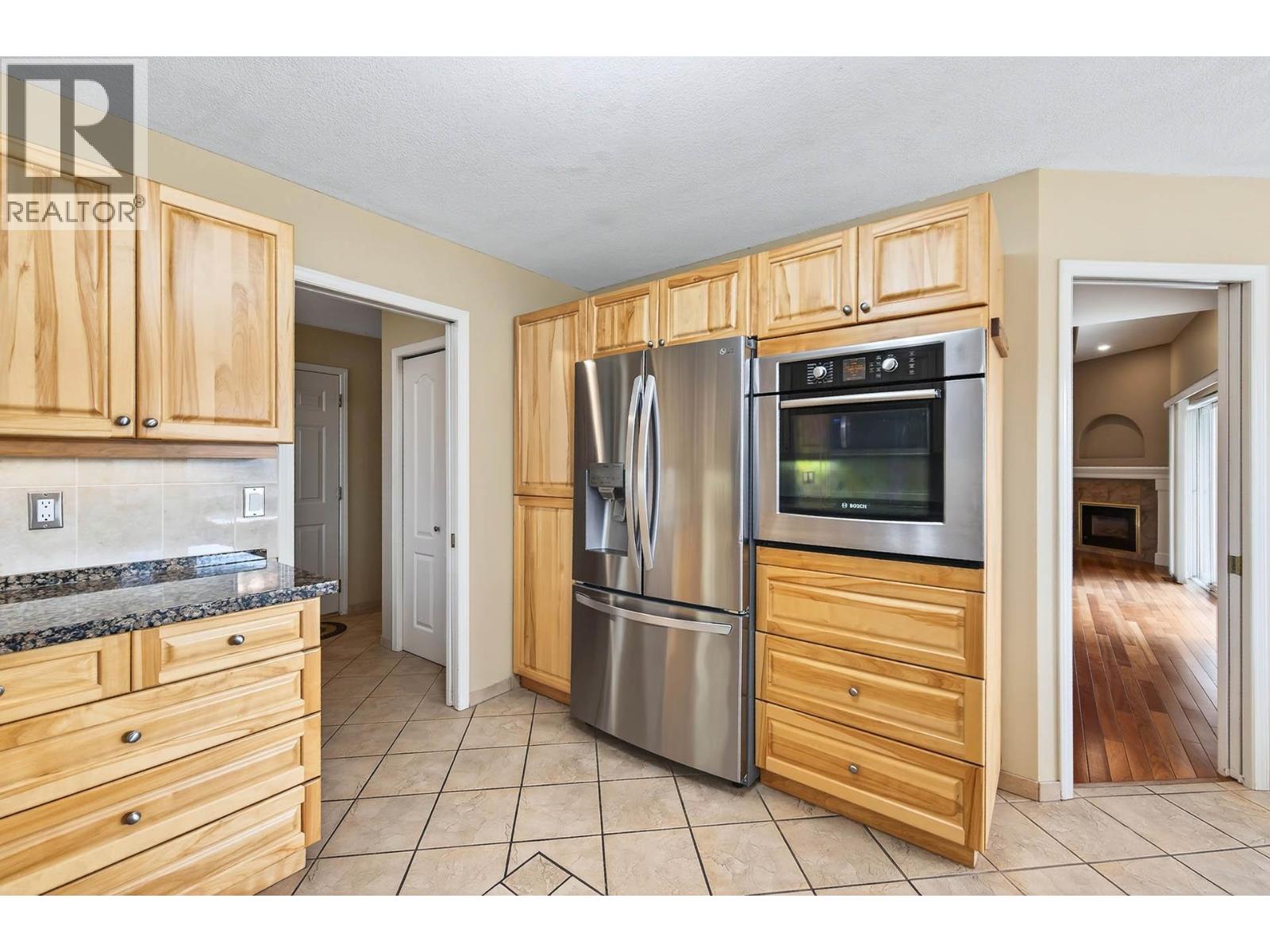 3460 Navatanee Drive, Kamloops, British Columbia  V2H 1S1 - Photo 11 - 10366414