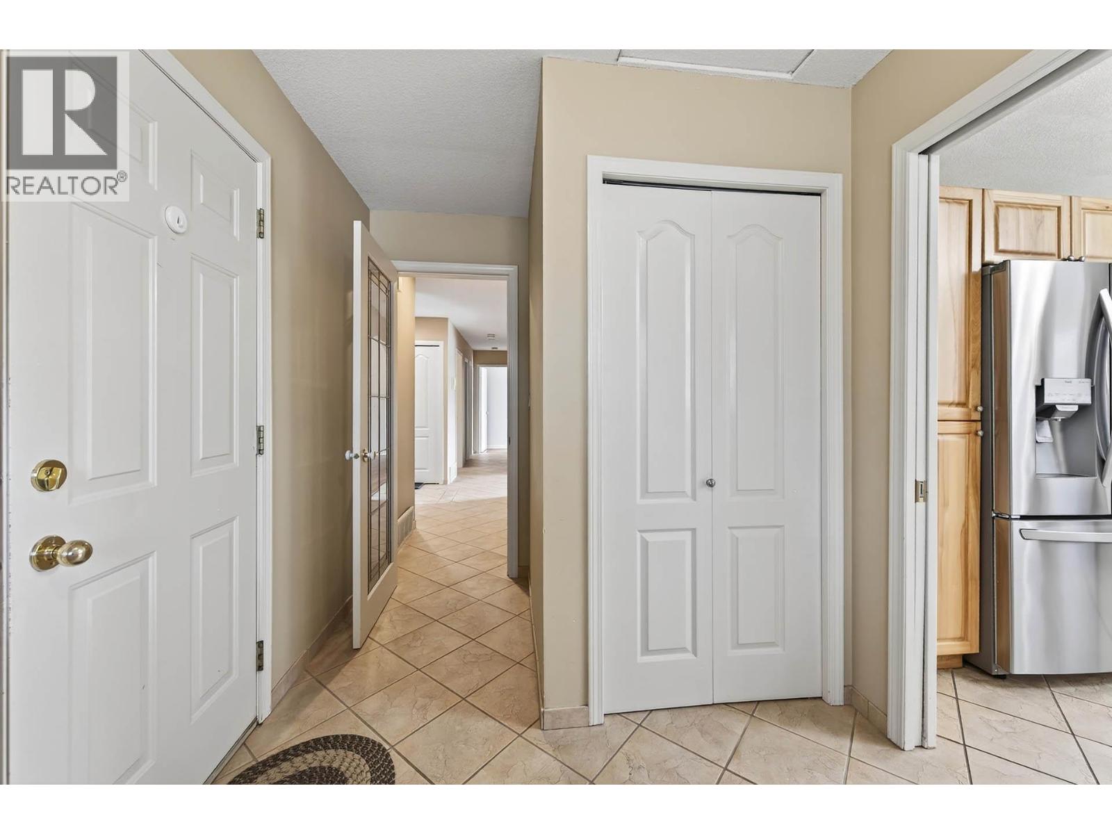 3460 Navatanee Drive, Kamloops, British Columbia  V2H 1S1 - Photo 12 - 10366414