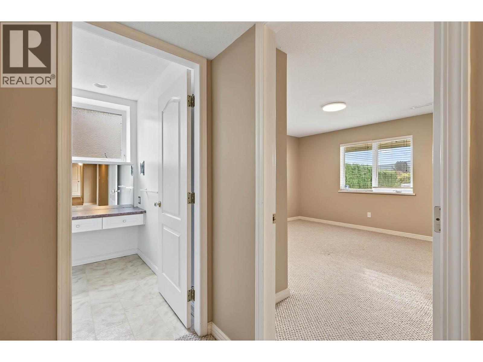 3460 Navatanee Drive, Kamloops, British Columbia  V2H 1S1 - Photo 28 - 10366414